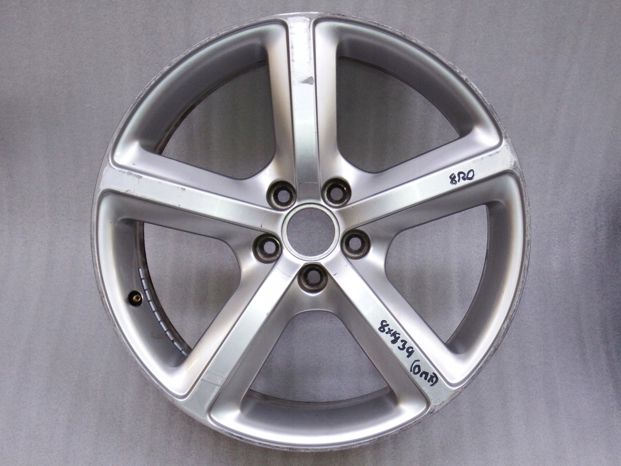 1x Alu Felge Audi Q5 SQ5 Aluminum rim 19 Zoll 8.0J 5x112 39ET 8R0601025BD