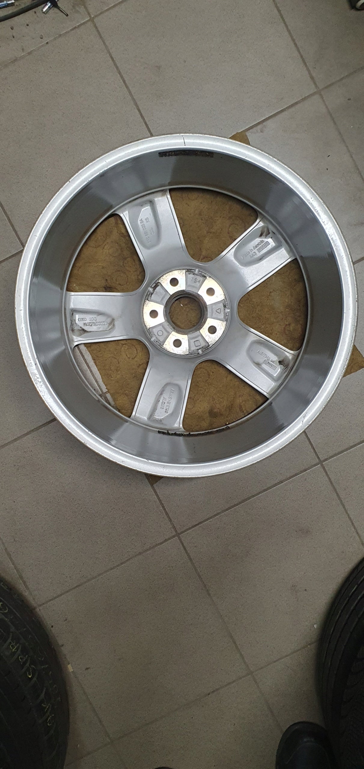 1x Alu Felge Audi Q5 SQ5 Aluminum rim 19 Zoll 8.0J 5x112 39ET 8R0601025BA