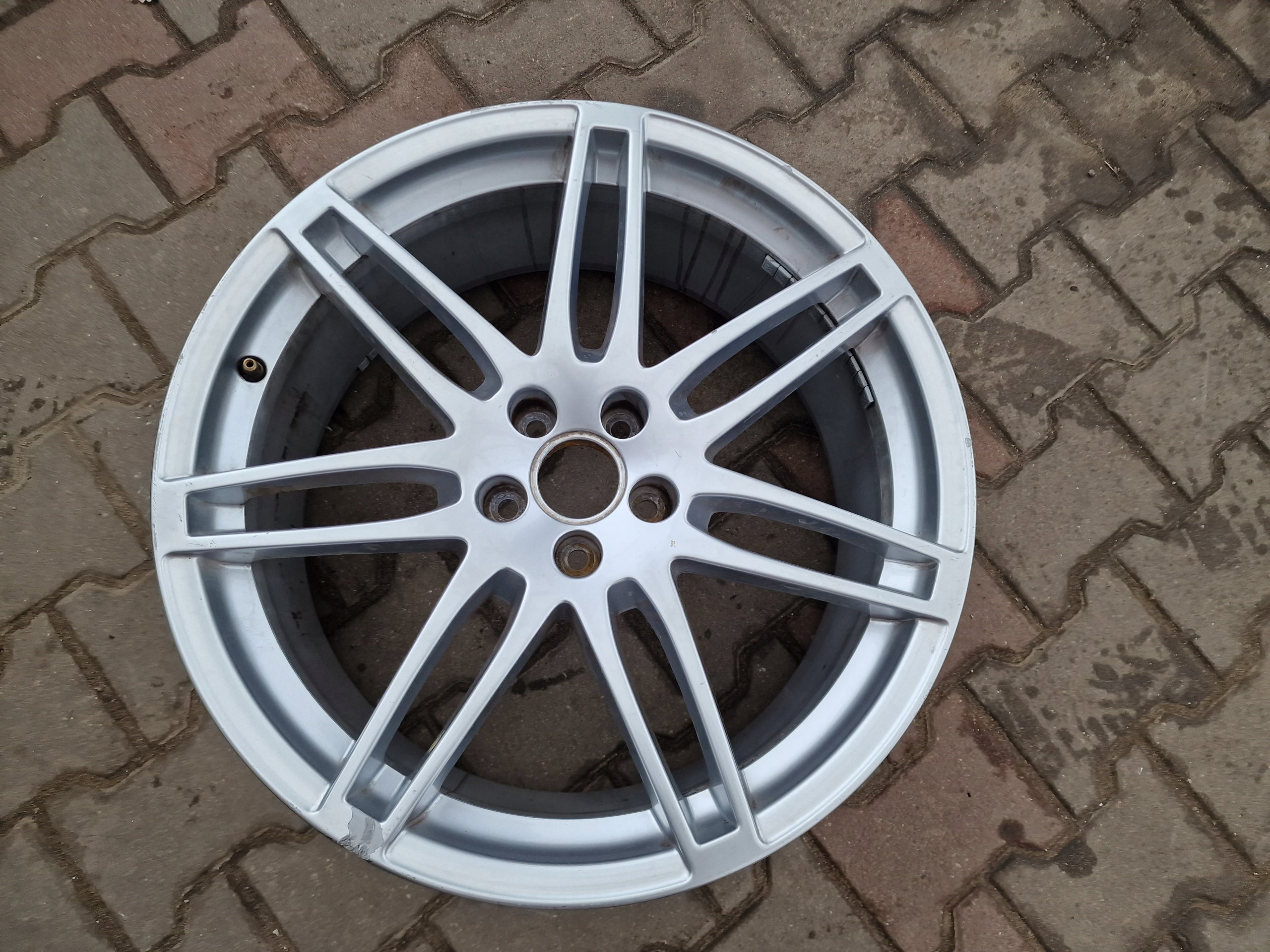 1x Alu Felge Audi Q5 SQ5 Aluminum rim 20 Zoll 8.5J 5x112 33ET 8R0601025R