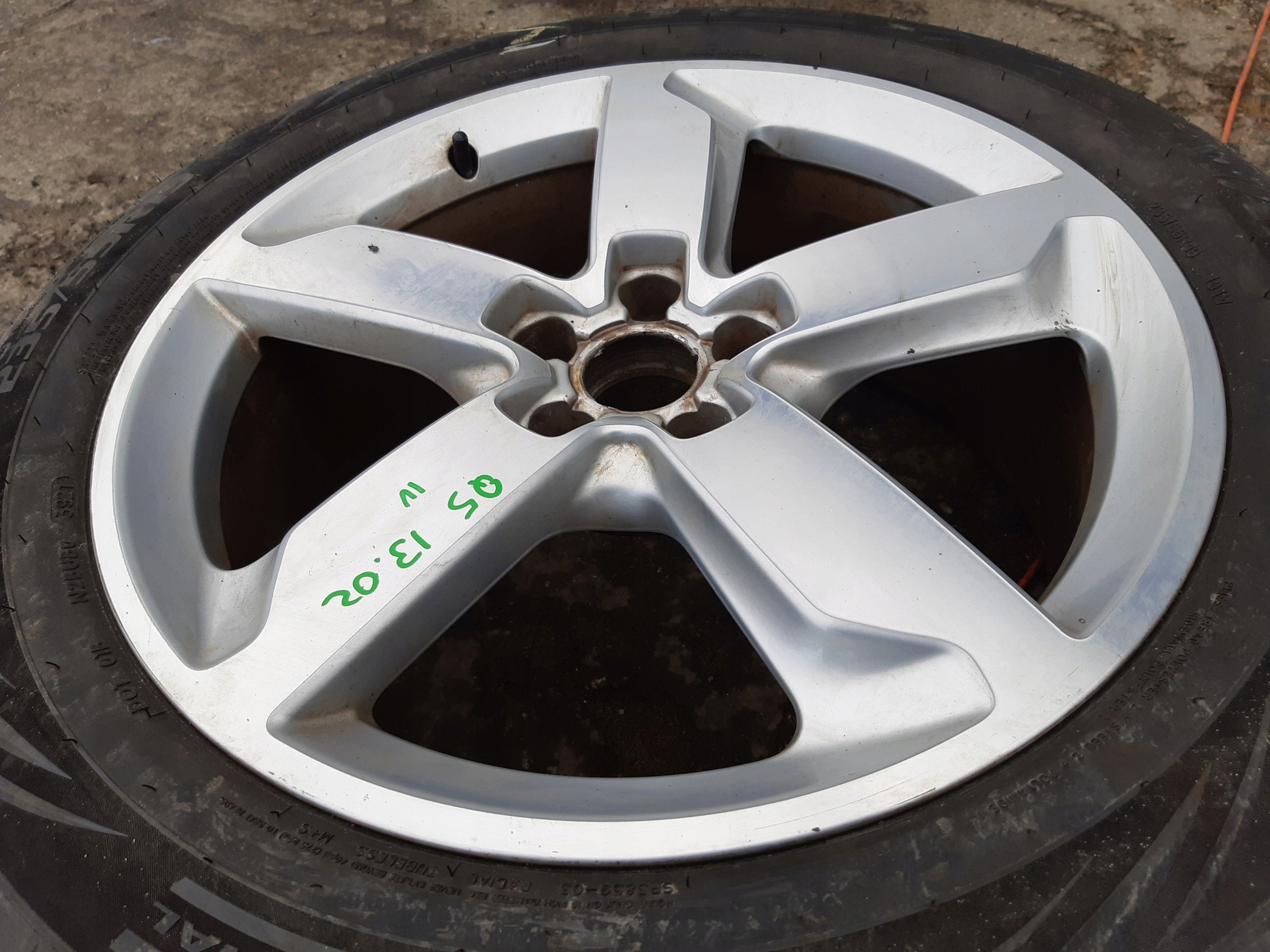 1x Alu Felge Audi Q5 SQ5 Aluminum rim 19 Zoll 8.0J 5x112 39ET 8R0601025J