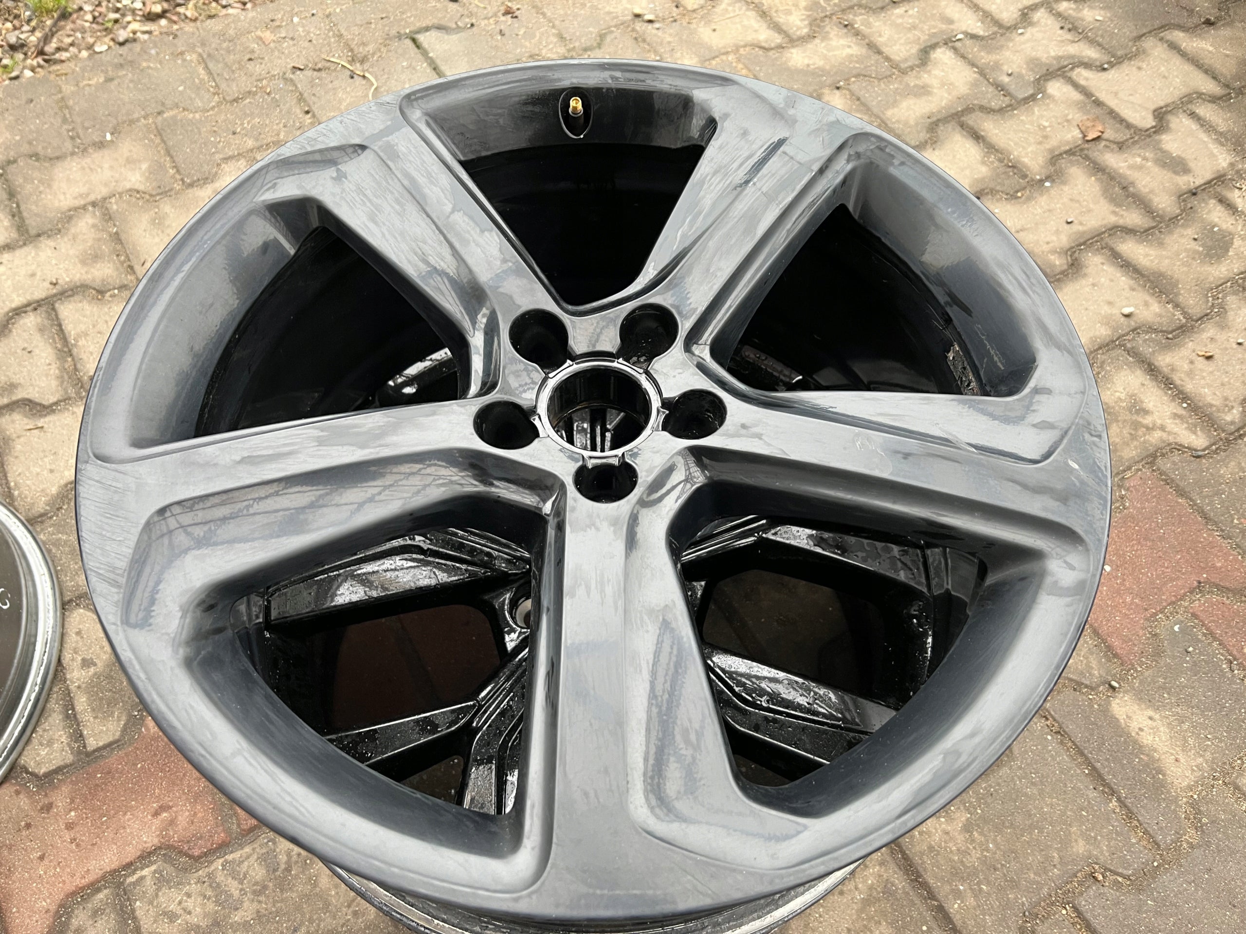 1x Alu Felge Audi Q5 SQ5 Aluminum rim 20 Zoll 8.5J 5x112 8R0601025