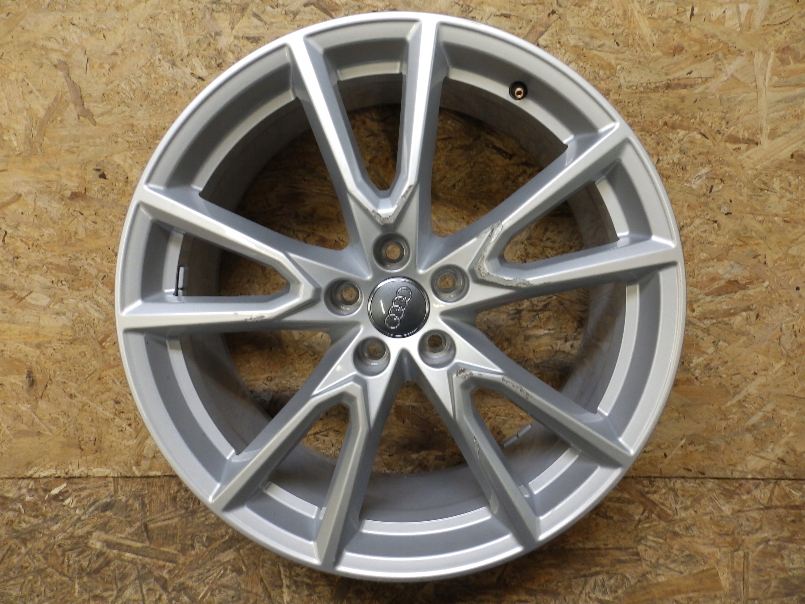  1x Alu Felge Audi Q5 SQ5 Aluminum rim 20 Zoll 8.0J 5x112 39ET product image