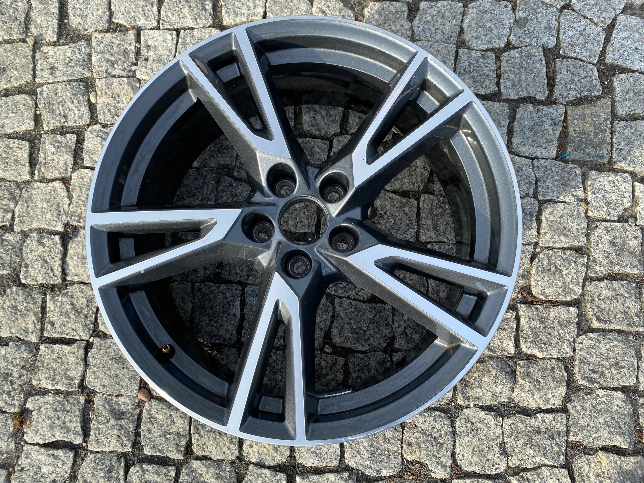  1x Alu Felge Audi Q5 SQ5 Aluminum rim 19 Zoll 8.0J 5x112 39ET 80A601025R product image