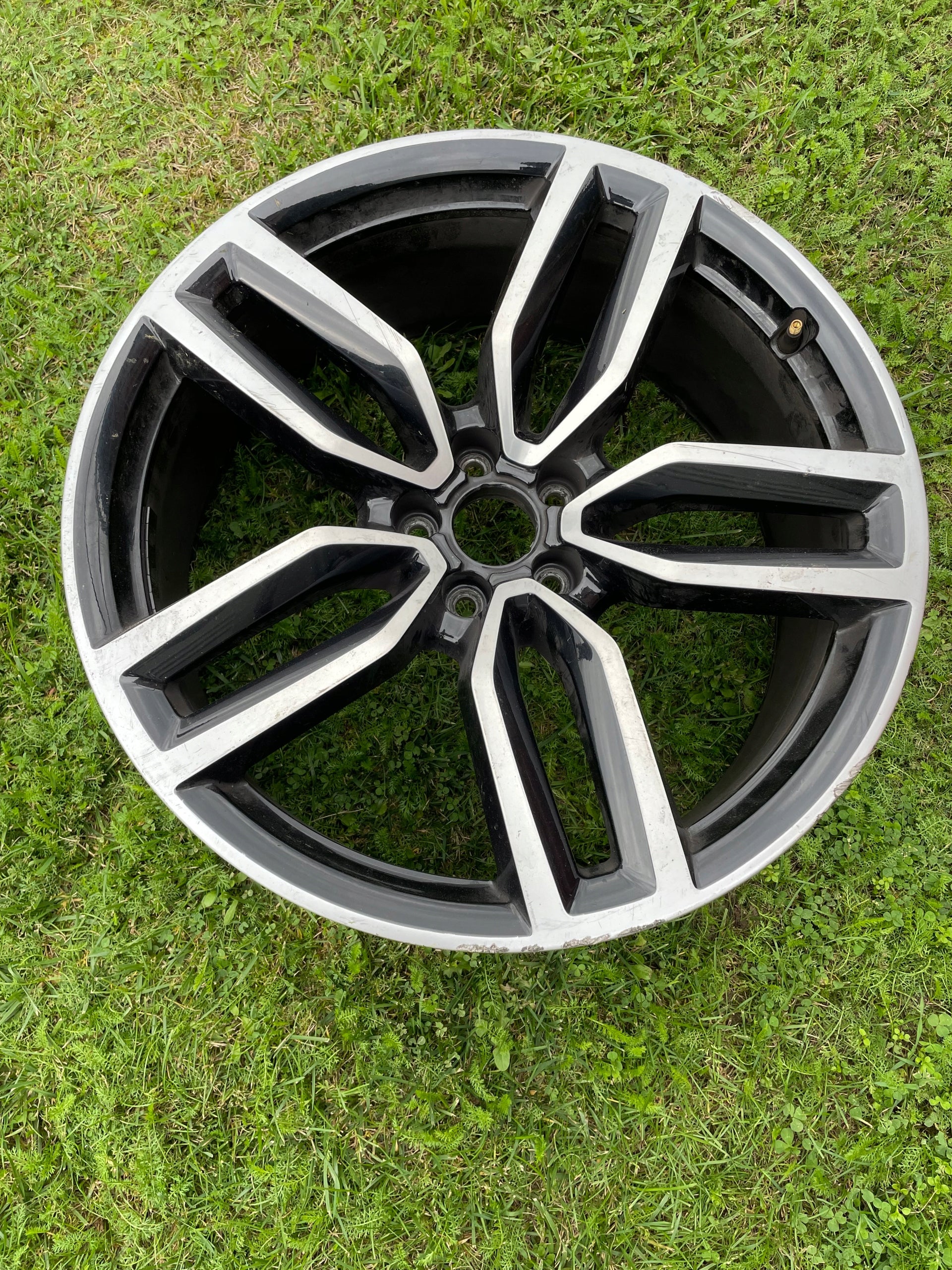  1x Alu Felge Audi Q5 SQ5 Aluminum rim 21 Zoll 8.5J 5x112 33ET 8R0601025AM product image