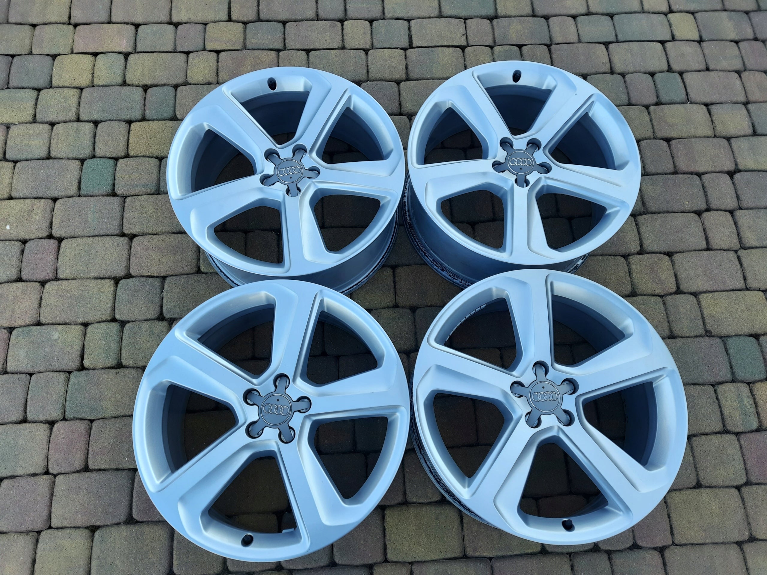 Alu Felge Audi Q5 SQ5 Aluminum rim 20 Zoll 8.5J 5x112 33ET