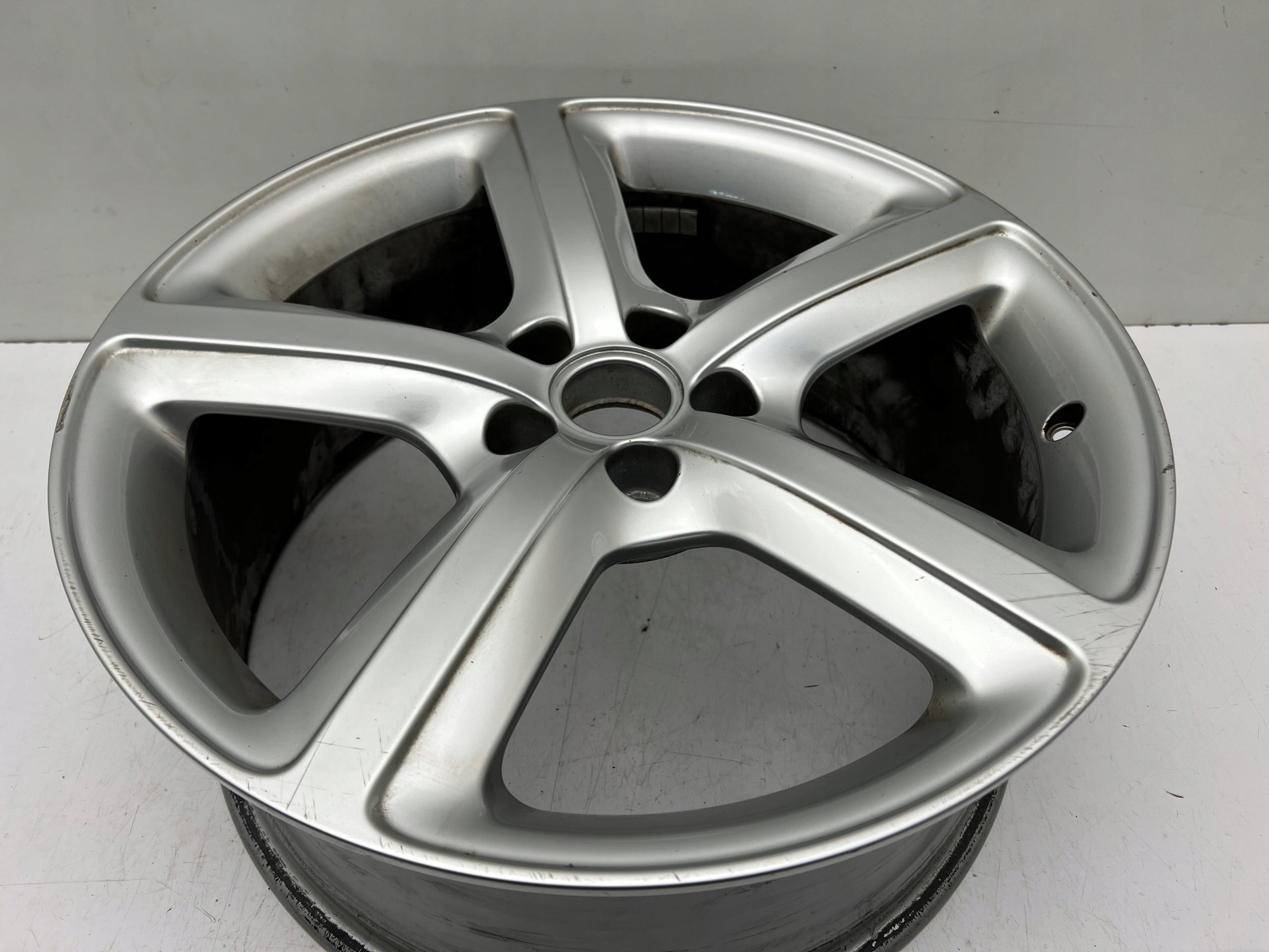 1x Alu Felge Audi Q5 Aluminum rim 19 Zoll 8.0J 5x112 39ET 8R0601025BD