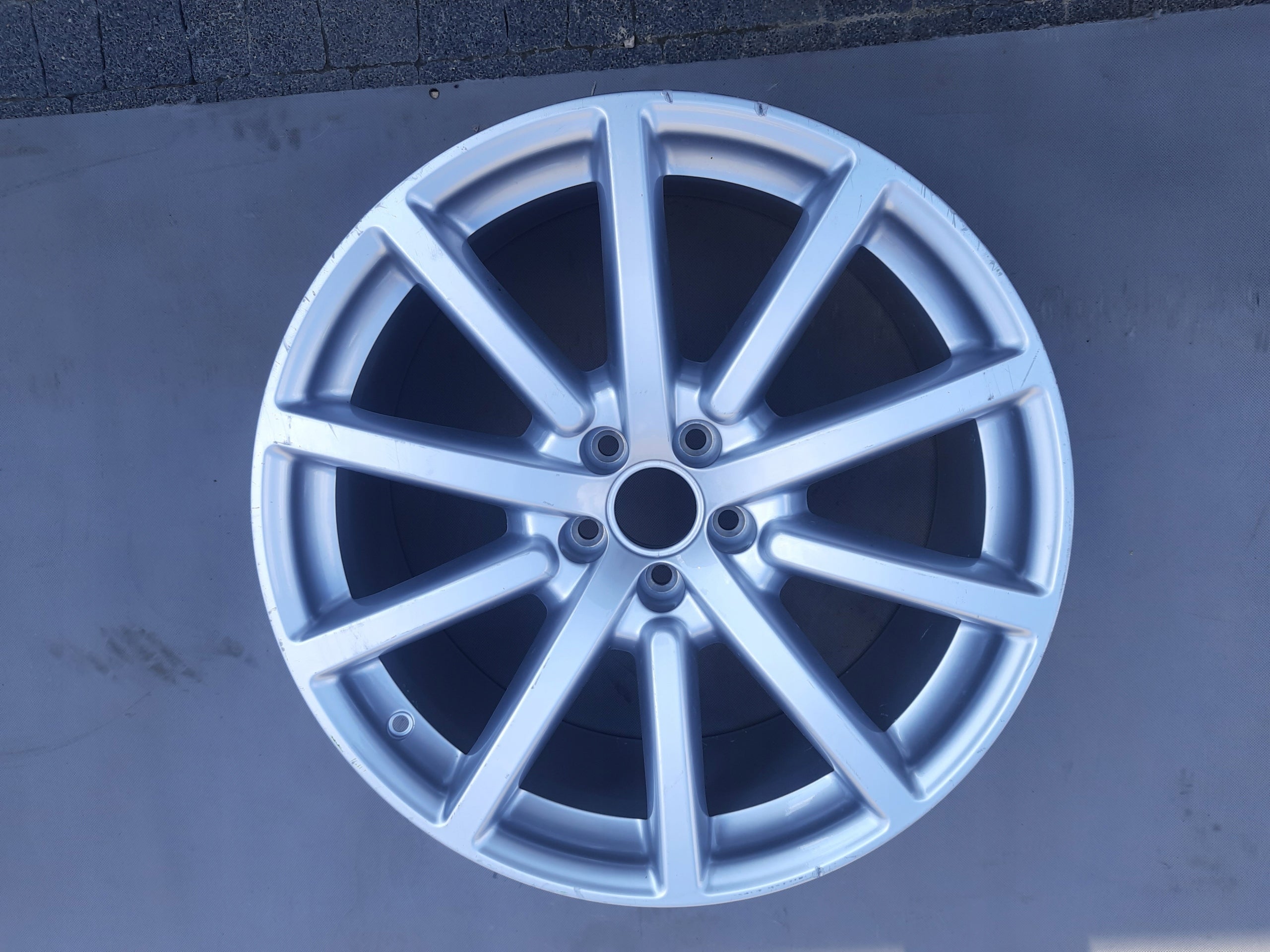  1x Alu Felge Audi Q5 Aluminum rim 20 Zoll 8.5J 5x112 33ET 8R0071490A product image