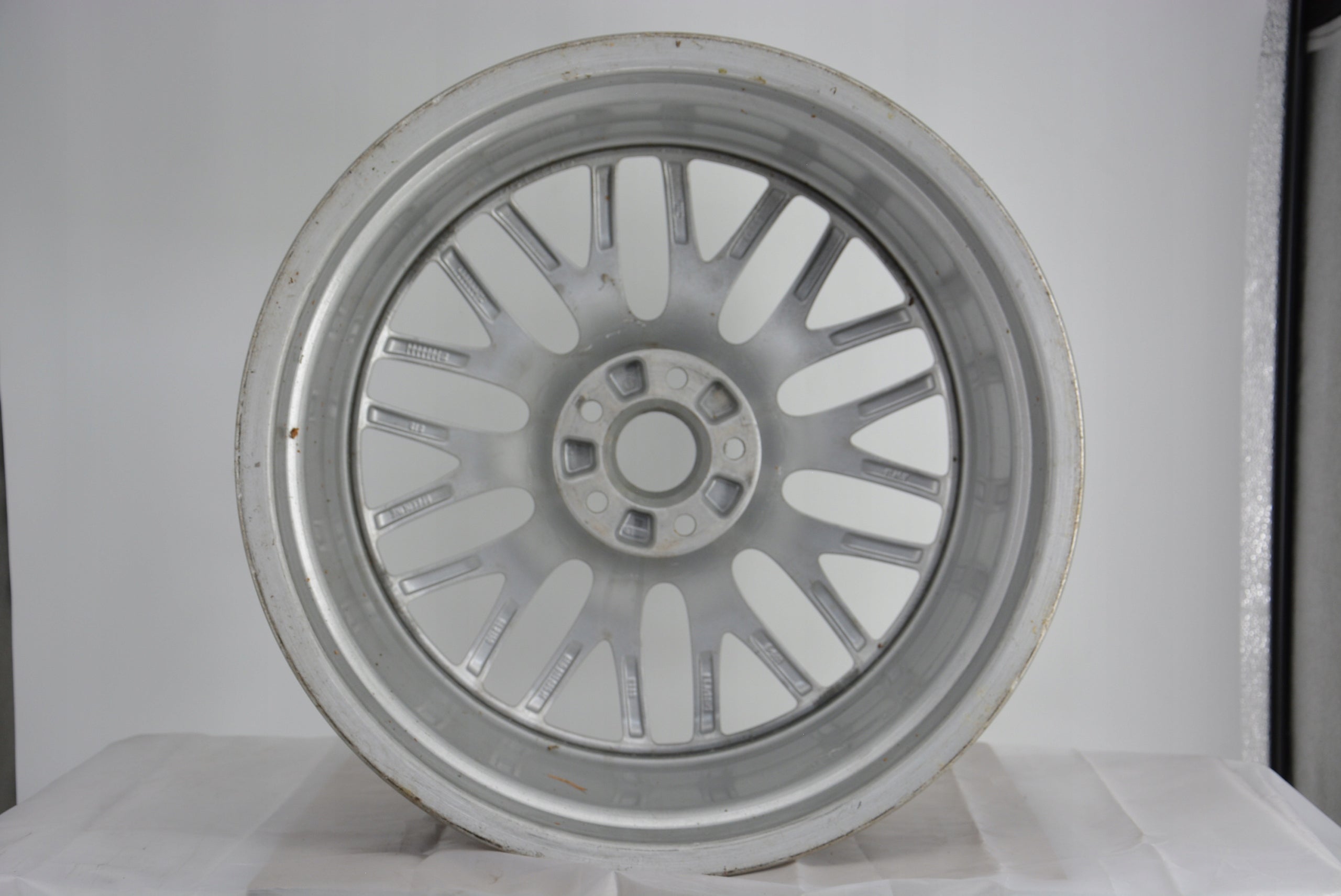 1x Alu Felge Audi Q5 Aluminum rim 20 Zoll 8.0J 5x112 33ET 8R0601025M