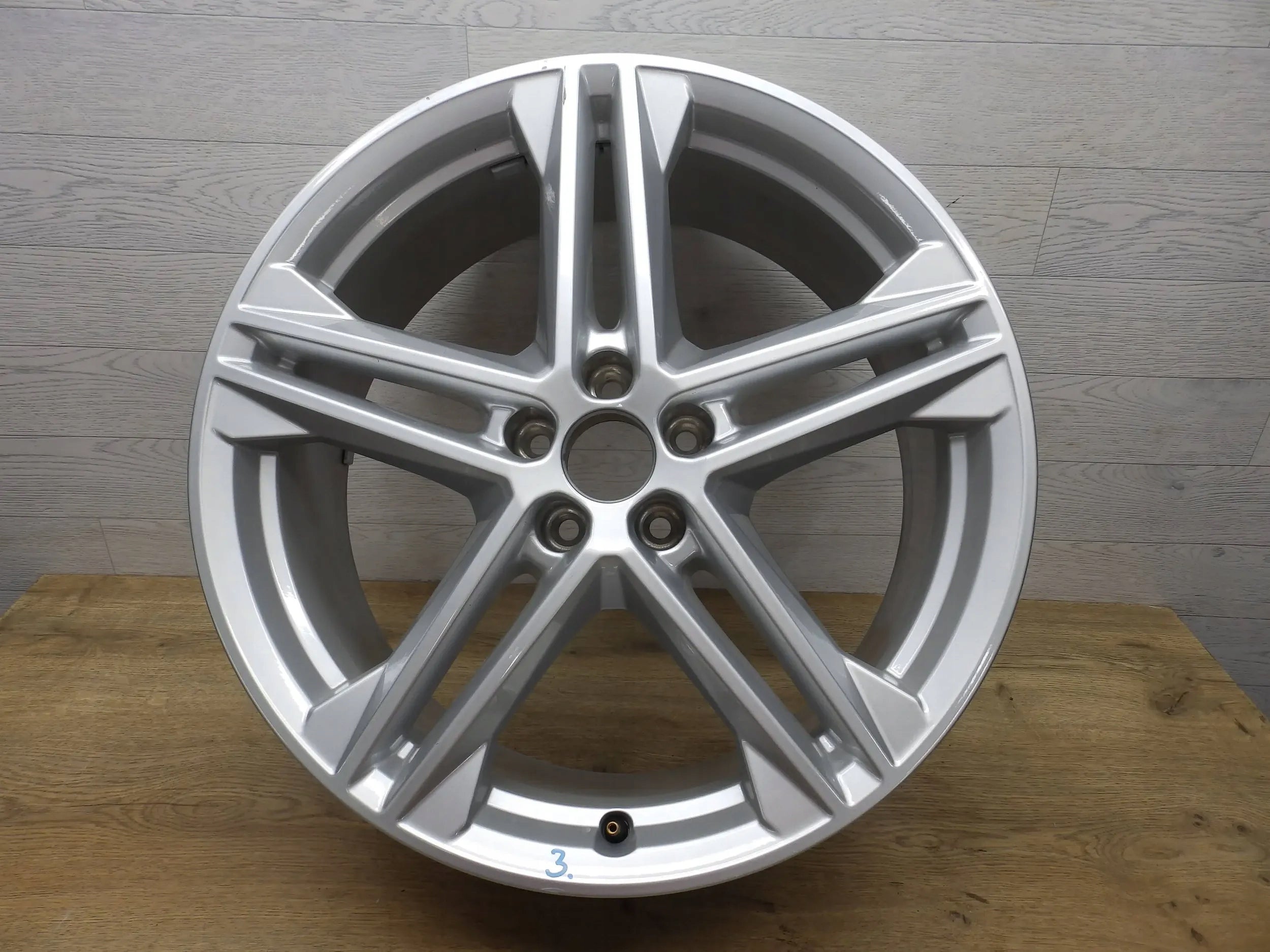 1x Alu Felge Audi Q5 Aluminum rim 20 Zoll 8.0J 5x112 39ET 80A601025N