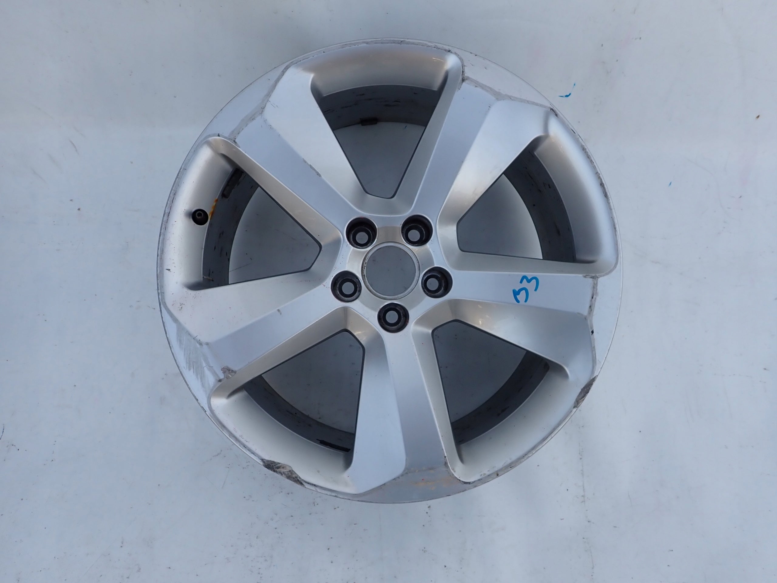 1x Alu Felge Audi Q5 Aluminum rim 19 Zoll 8.0J 27ET 8R0601025P