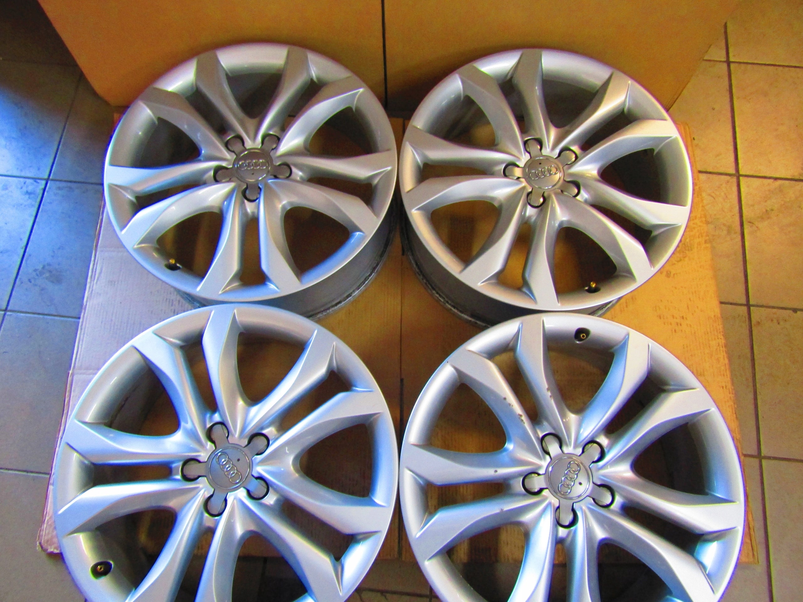 Alu Felge Audi Q5 Aluminum rim 19 Zoll 7.0J 5x112 37ET 8R0601025AL