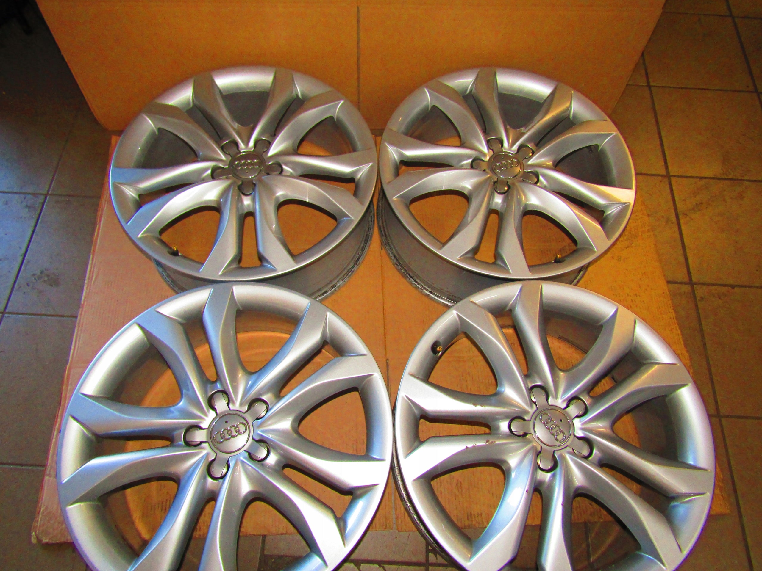 Alu Felge Audi Q5 Aluminum rim 19 Zoll 7.0J 5x112 37ET 8R0601025AL