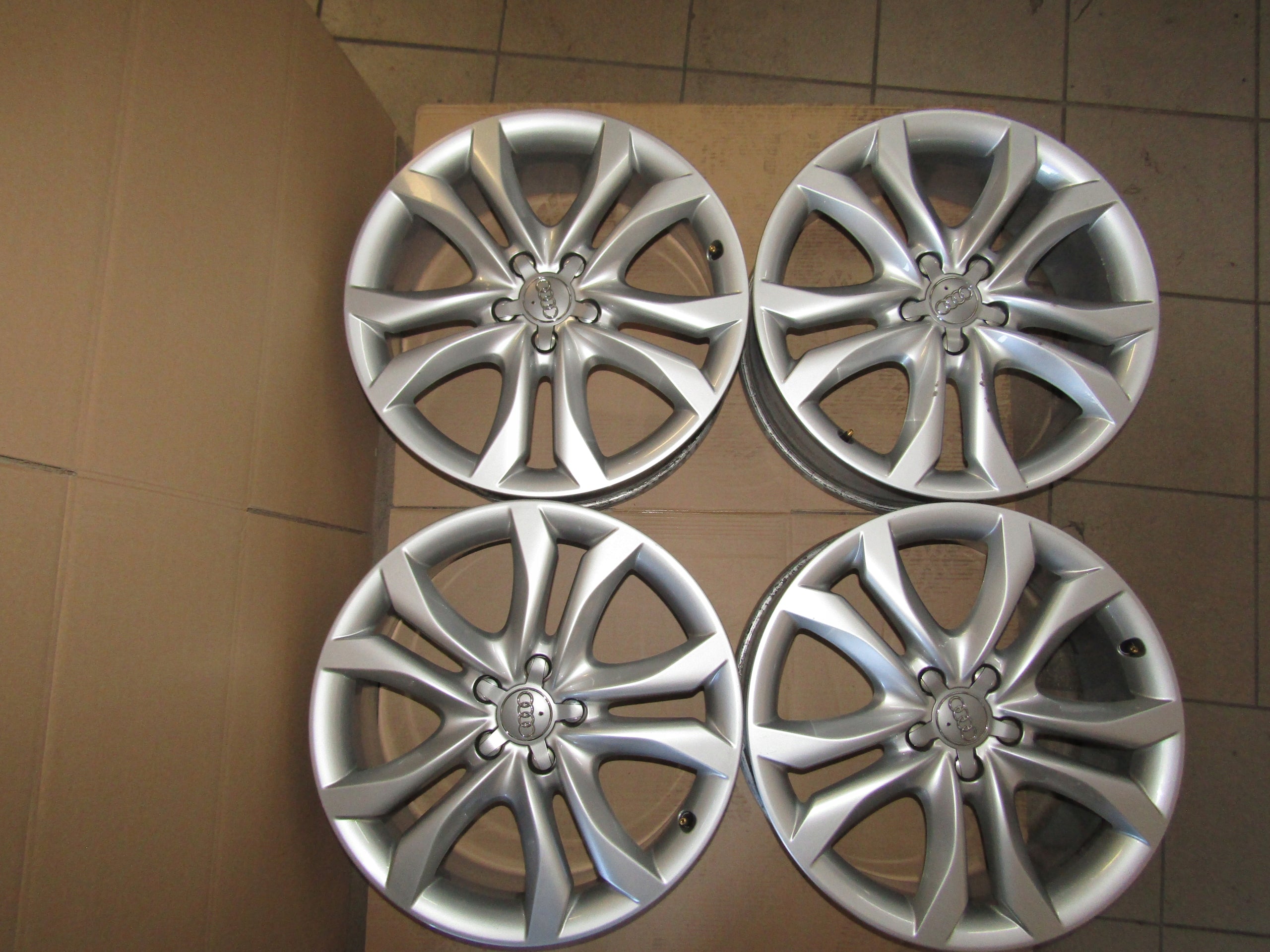 Alu Felge Audi Q5 Aluminum rim 19 Zoll 7.0J 5x112 37ET 8R0601025AL