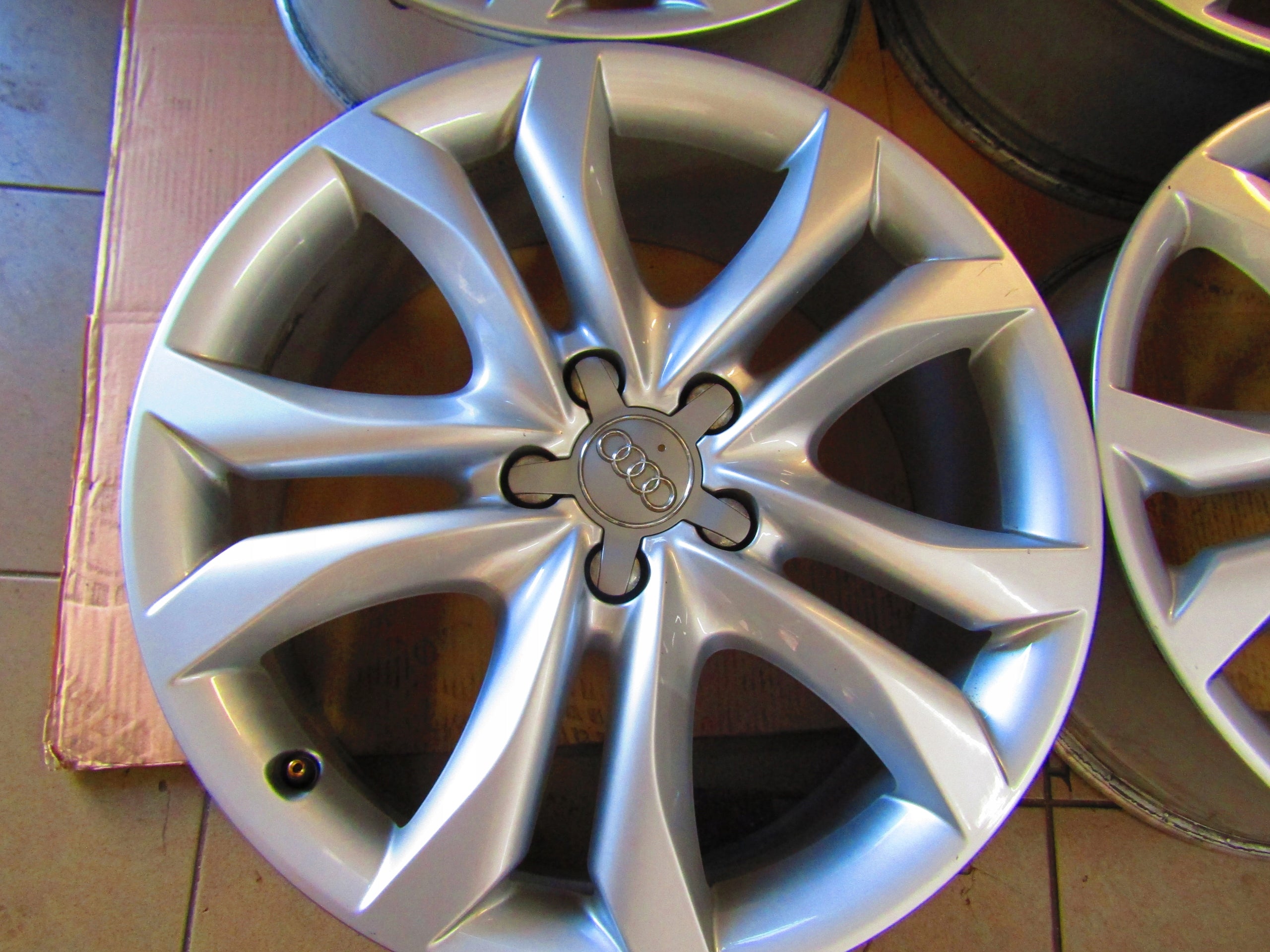 Alu Felge Audi Q5 Aluminum rim 19 Zoll 7.0J 5x112 37ET 8R0601025AL