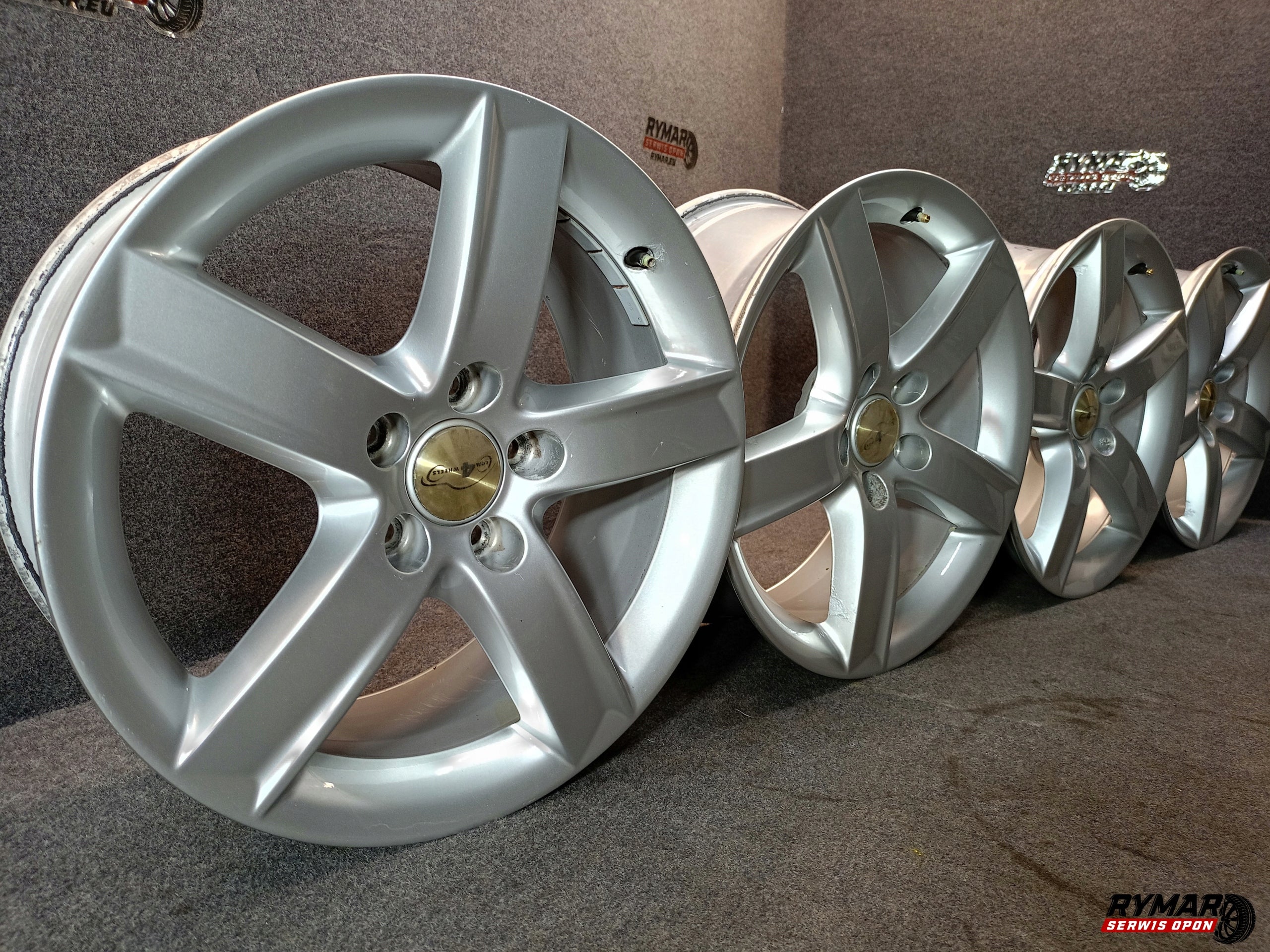 Alu Felge Audi Q5 Aluminum rim 17 Zoll 7.0J 5x112 37ET 8R0071497