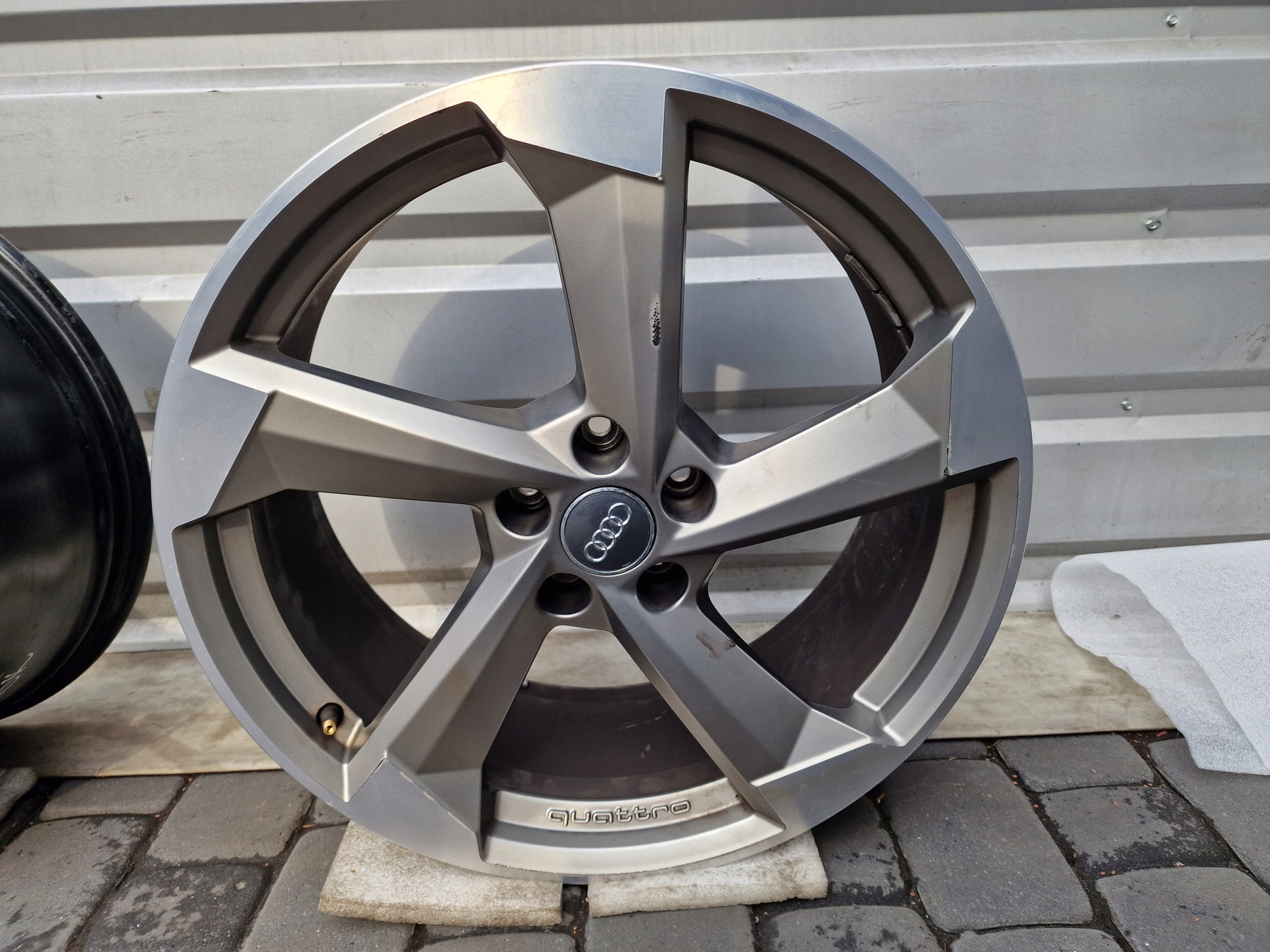  1x Alu Felge Audi Q5 Aluminum rim 20 Zoll 8.0J 5x112 39ET product image