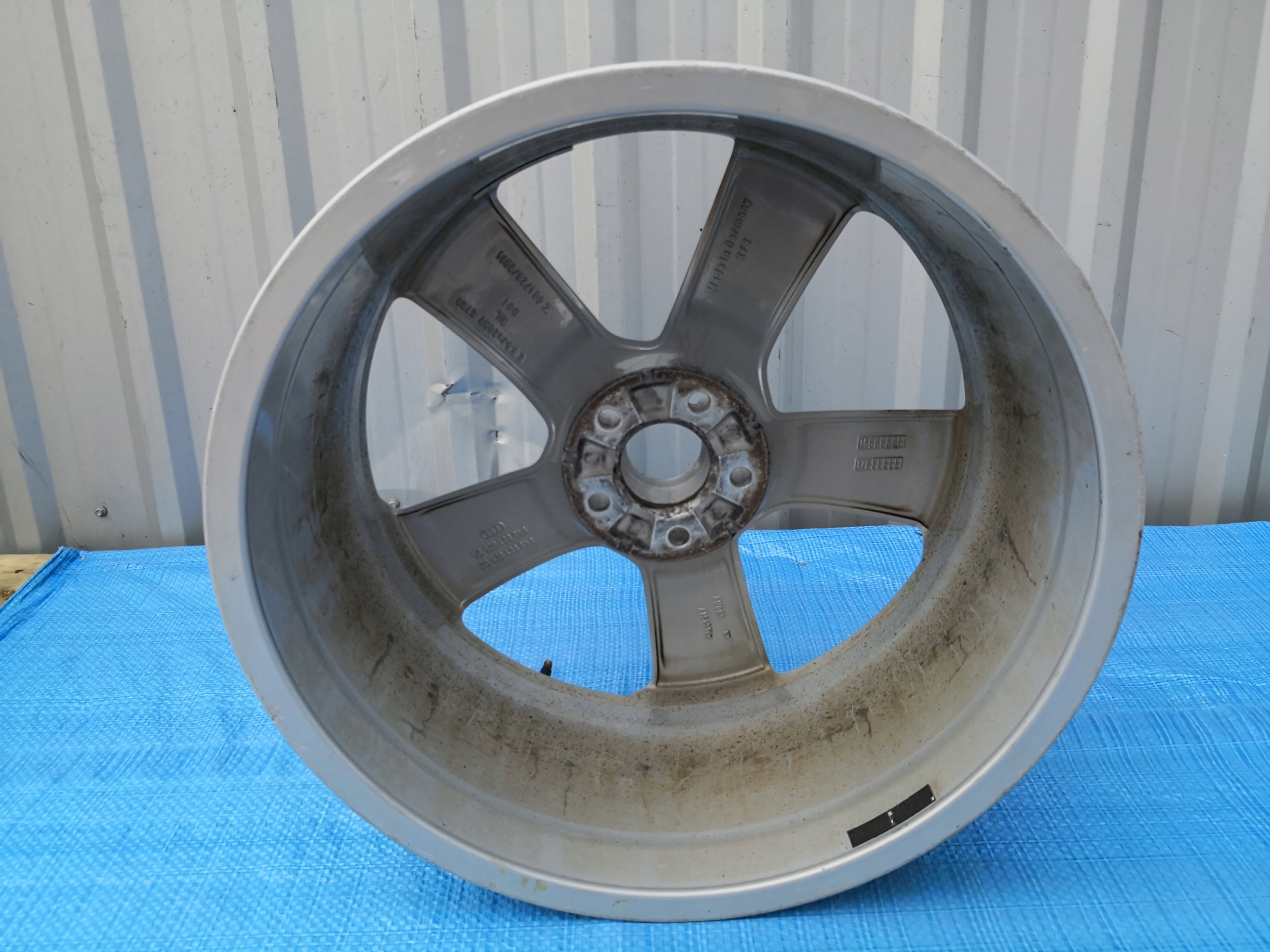 1x Alu Felge Audi Q5 Aluminum rim 20 Zoll 8.5J 5x112 33ET 8R0601025CJ