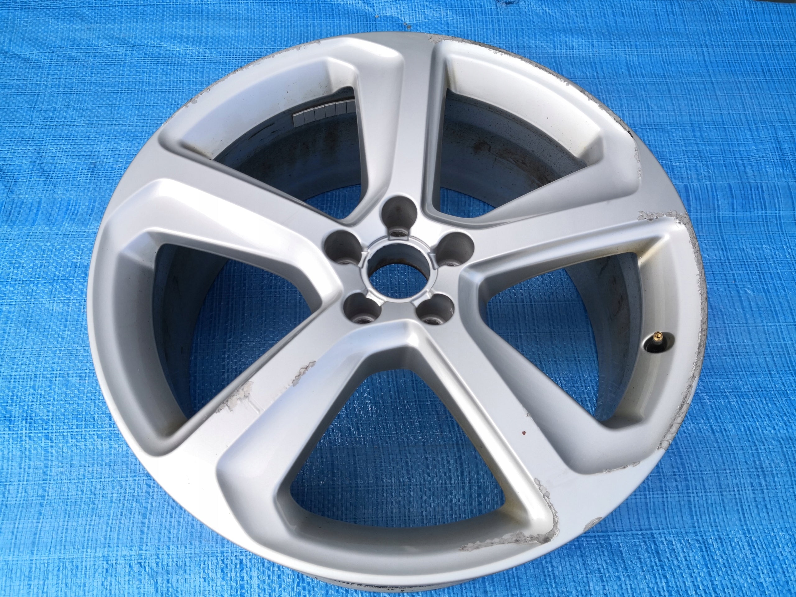 1x Alu Felge Audi Q5 Aluminum rim 20 Zoll 8.5J 5x112 33ET 8R0601025CJ