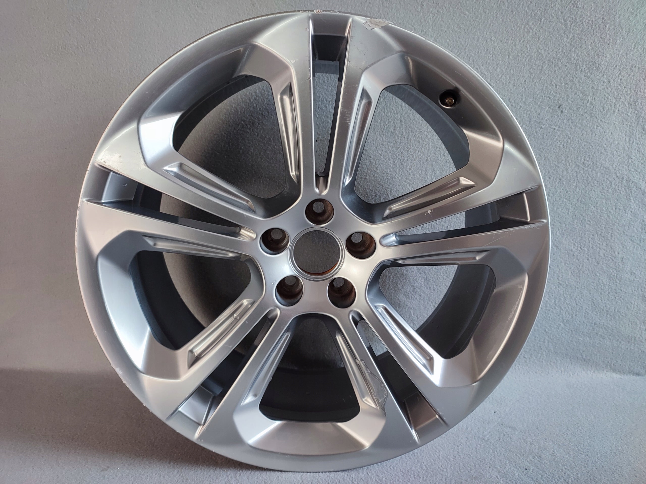  1x Alu Felge Audi Q5 Aluminum rim 20 Zoll 8.5J 5x112 33ET 8R0601025BK product image