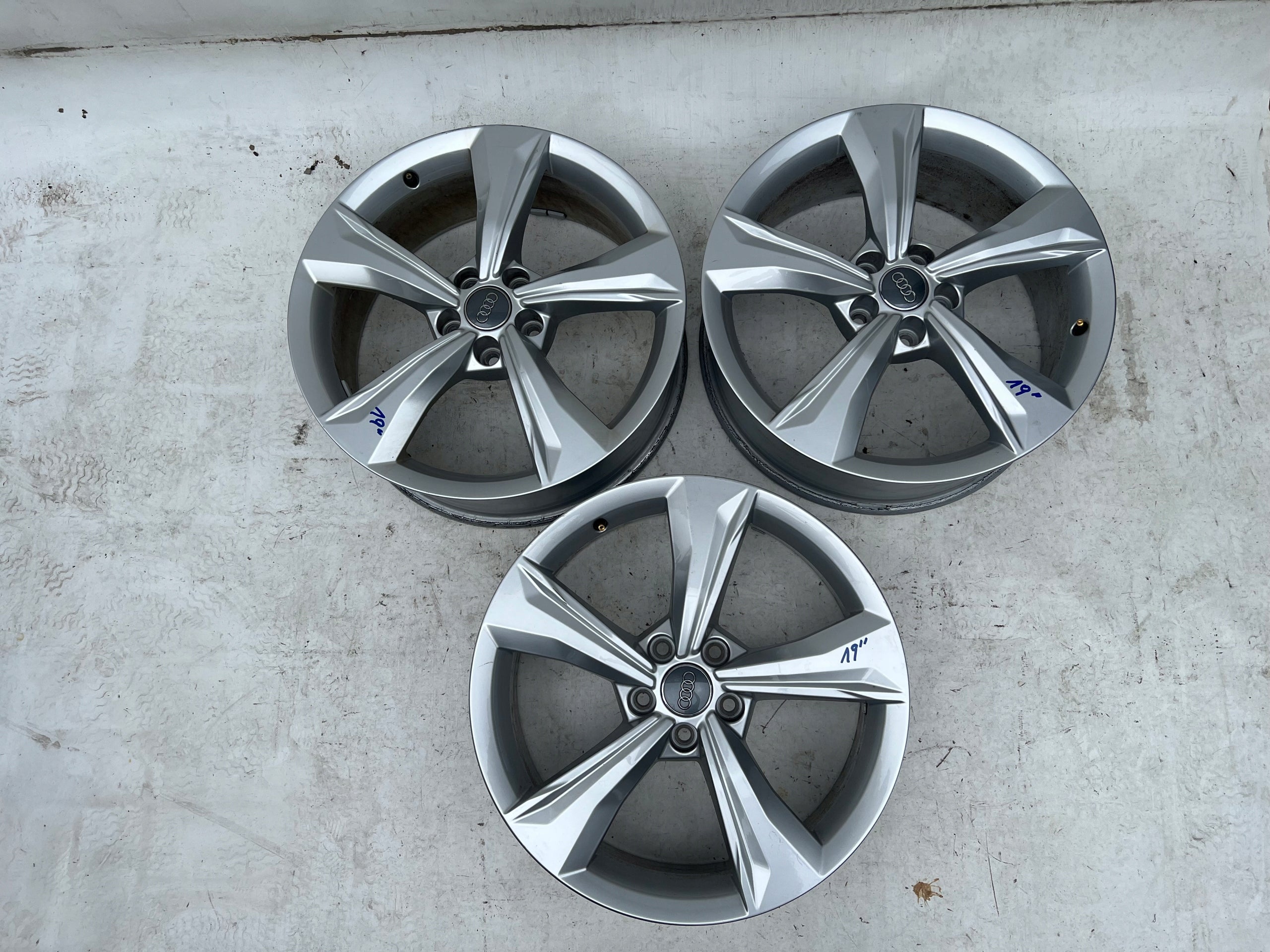  1x Alu Felge Audi Q5 Aluminum rim 19 Zoll 7.0J 5x112 34ET 80A601025K product image