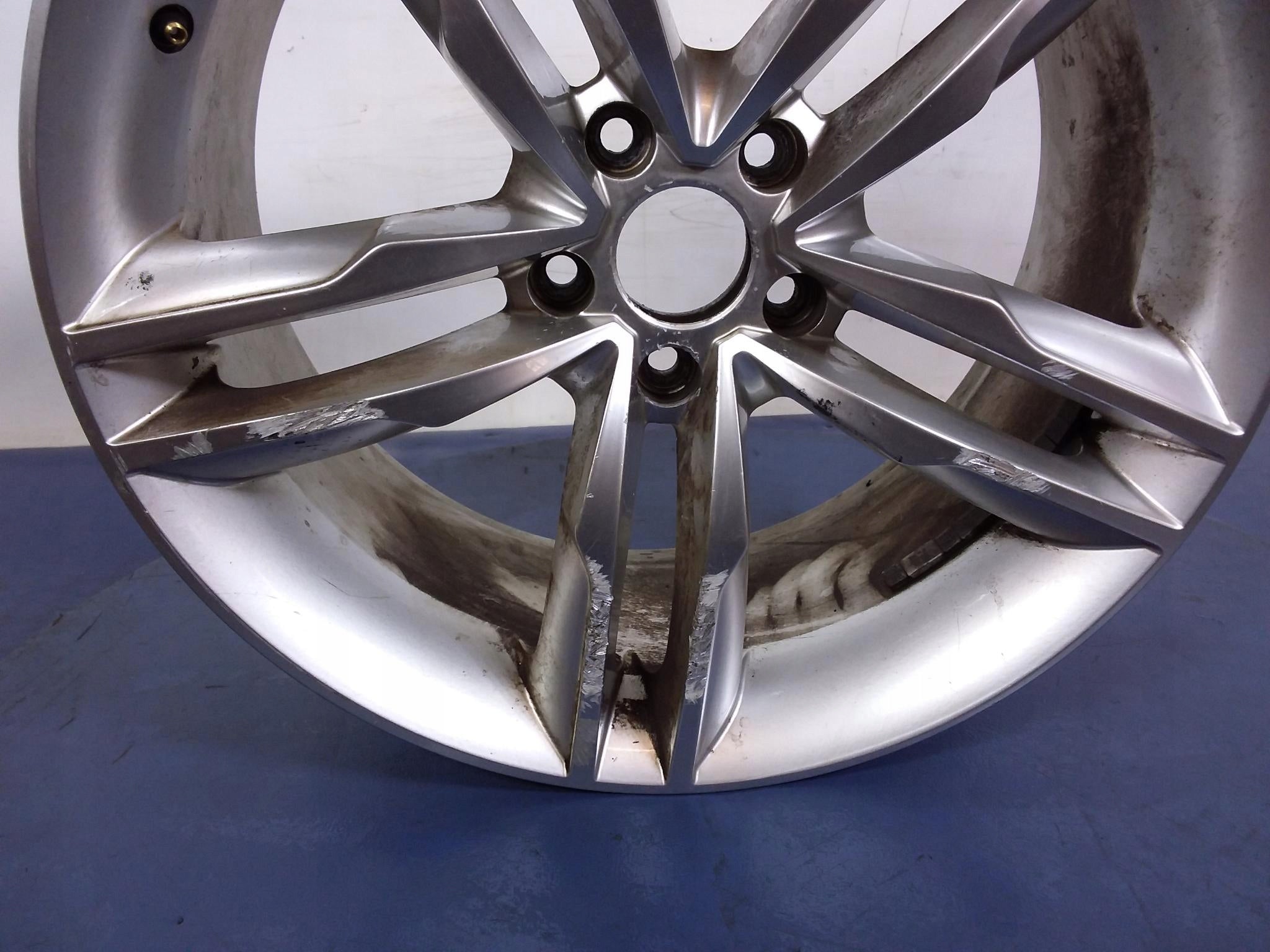 1x Alu Felge Audi Q5 Aluminum rim 19 Zoll 8.5J 5x112