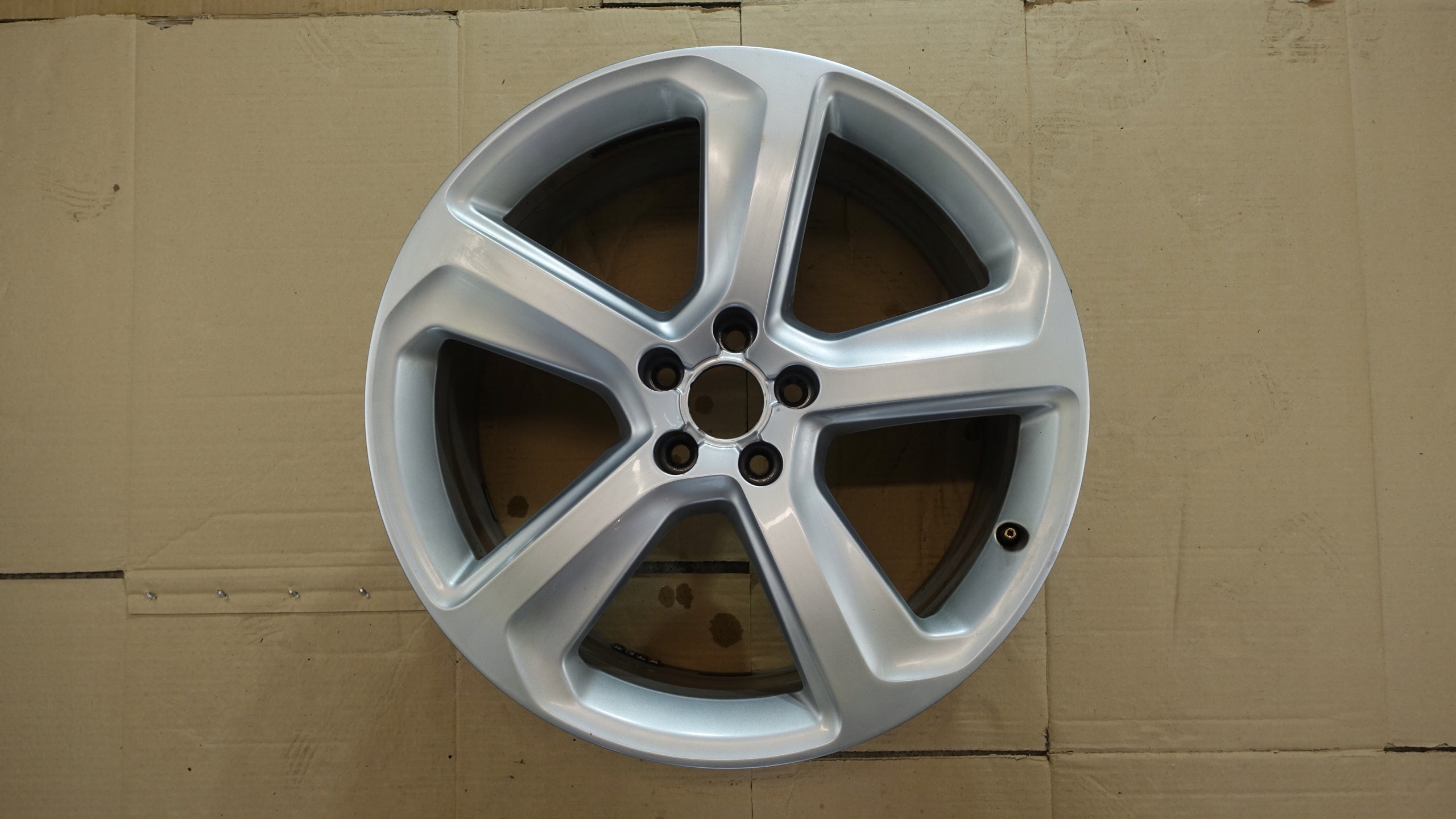 1x Alu Felge Audi Q5 Aluminum rim 20 Zoll 8.5J 5x112