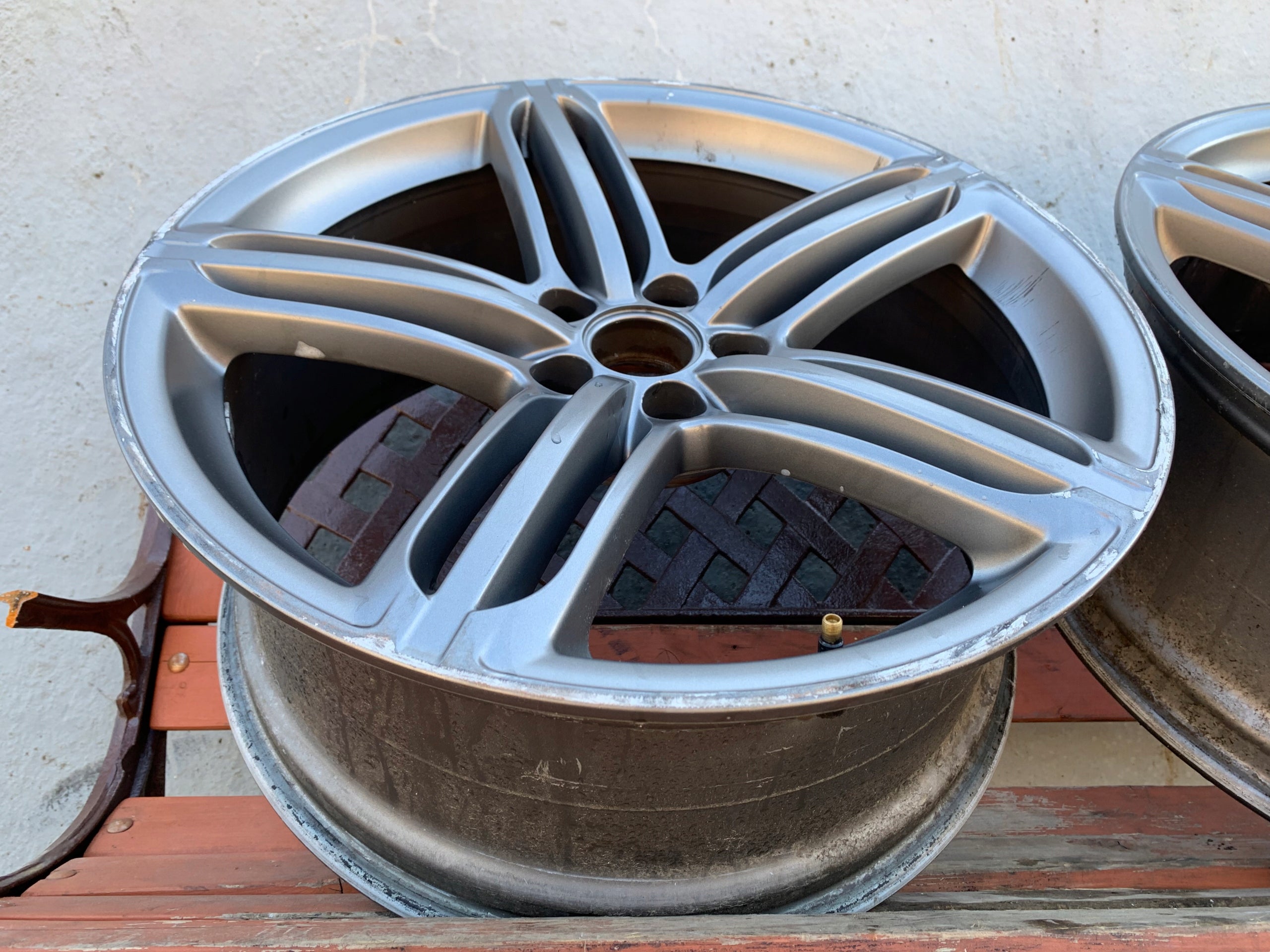 1x Alu Felge Audi Q5 Aluminum rim 20 Zoll 8.5J 5x112 33ET 8R0601025BG