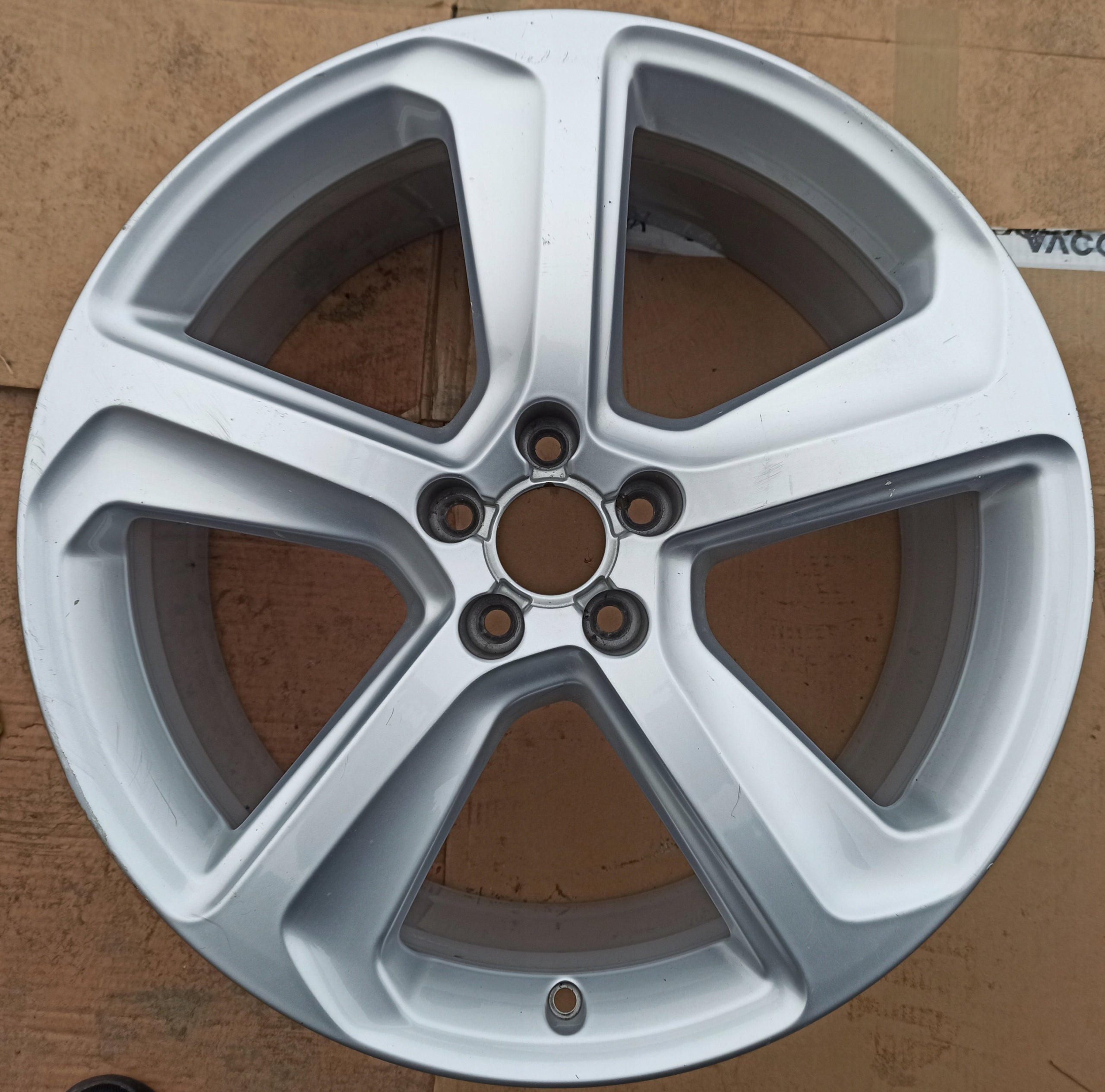  1x Alu Felge Audi Q5 Aluminum rim 20 Zoll 8.5J 5x112 33ET 8R0601025CA product image