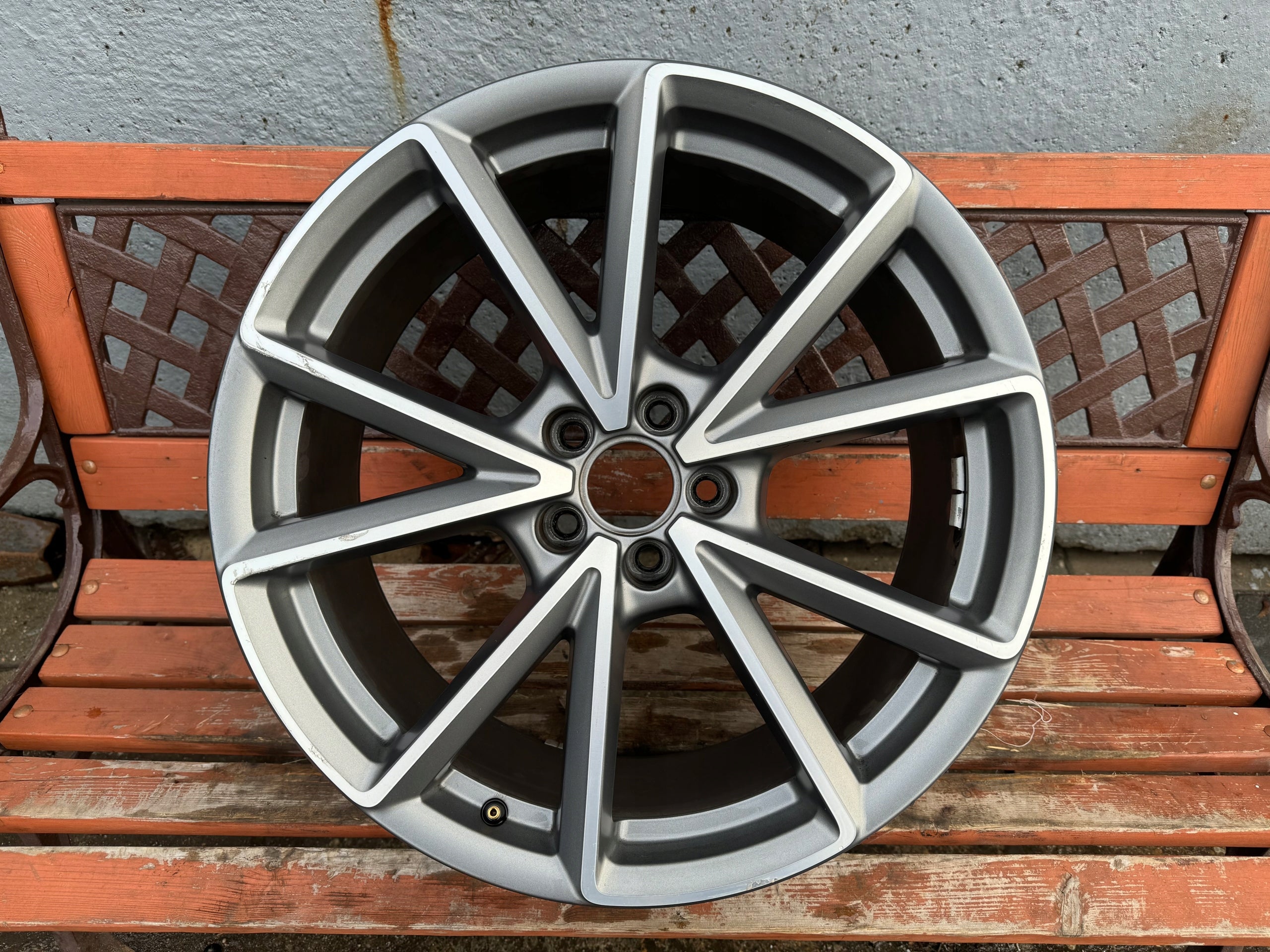  1x Alu Felge Audi Q5 Aluminum rim 20 Zoll 8.5J 5x112 33ET 8R0601025CH product image