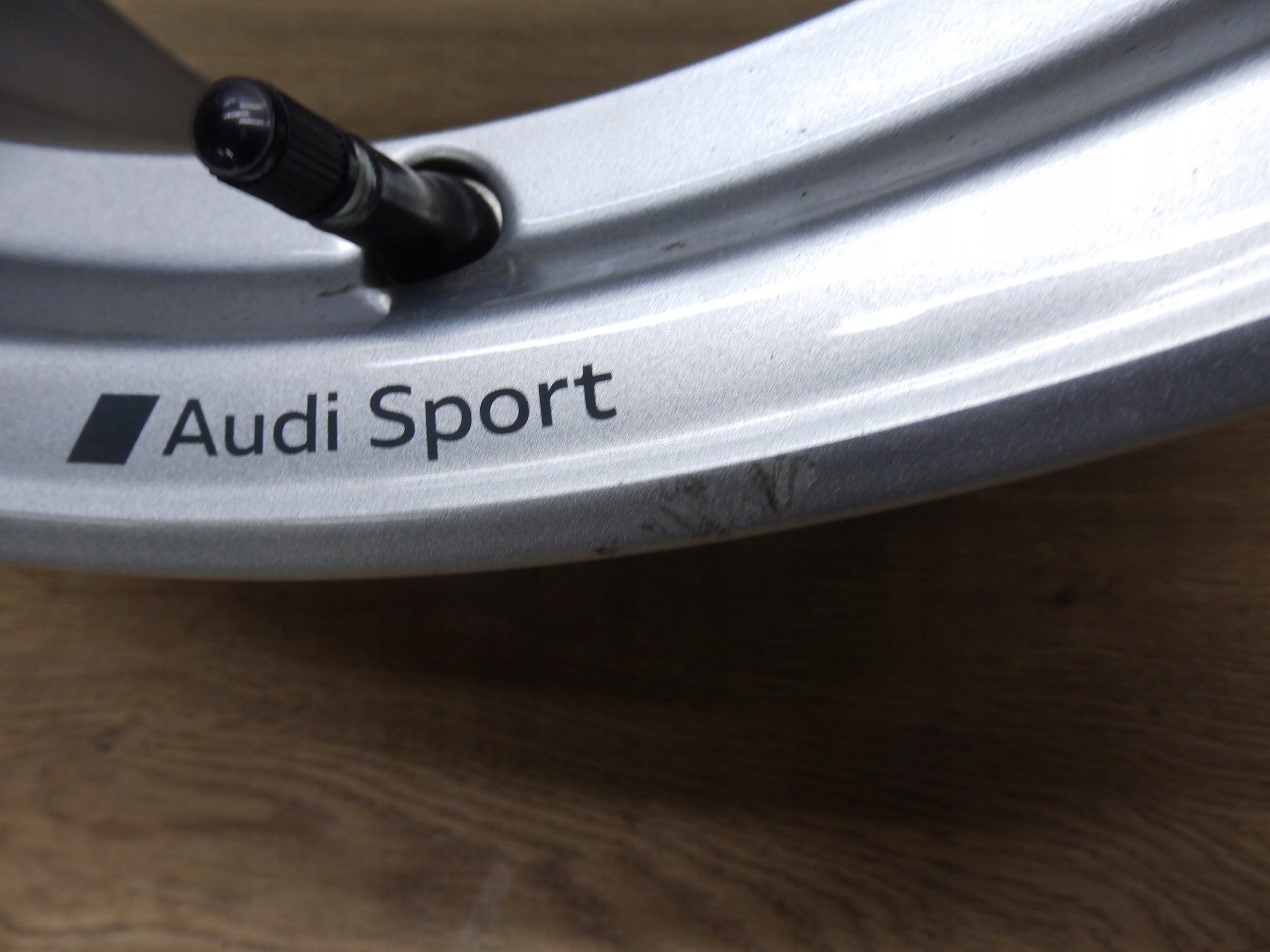 1x Alu Felge Audi Q5 Aluminum rim 21 Zoll 8.5J 5x112 34ET 80A601025AR