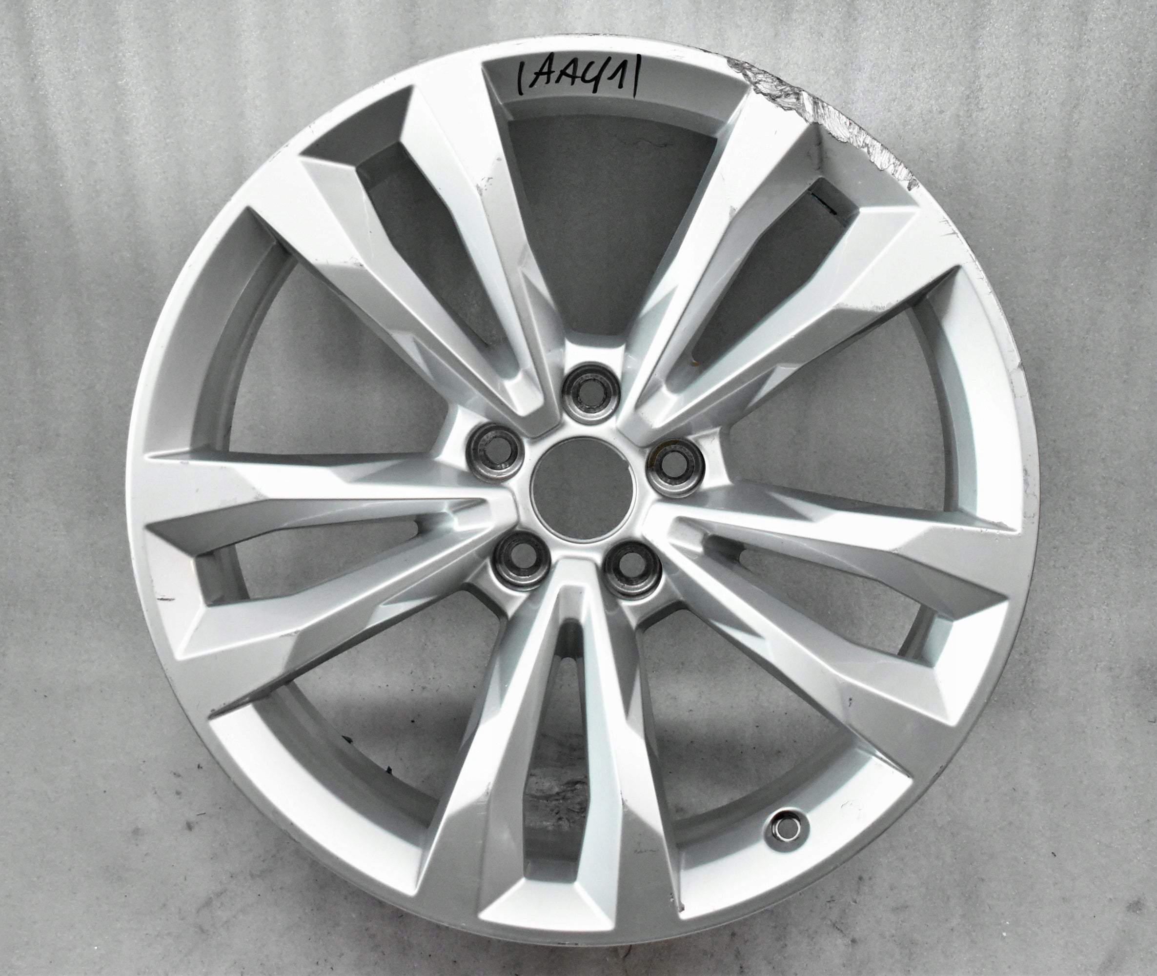 1x Alu Felge Audi Q7 SQ7 Aluminum rim 19 Zoll 8.5J 5x112 23ET