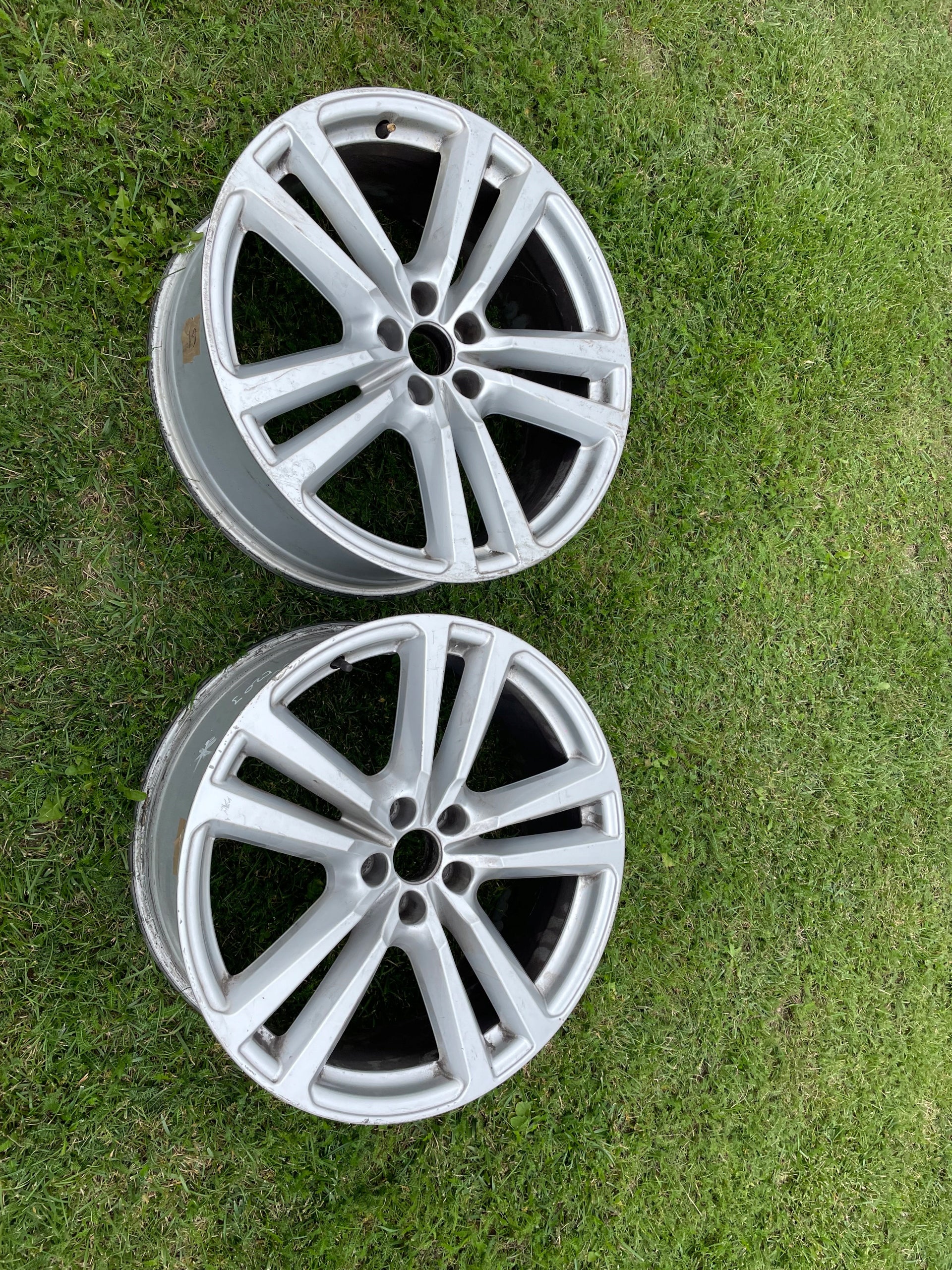  1x Alu Felge Audi Q7 Aluminum rim 20 Zoll 8.0J 5x112 28ET 4M0601025G product image