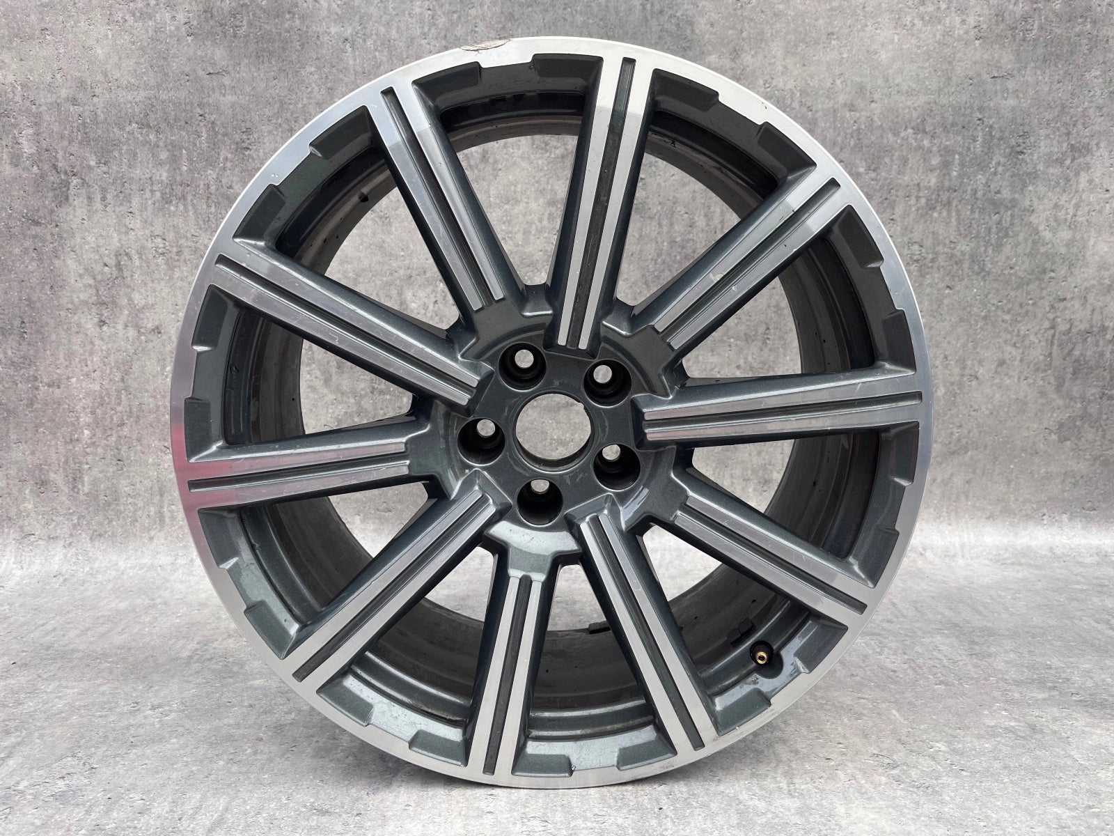  1x Alu Felge Audi Q7 Aluminum rim 20 Zoll 9.0J 5x112 28ET 4M0601025CJ product image