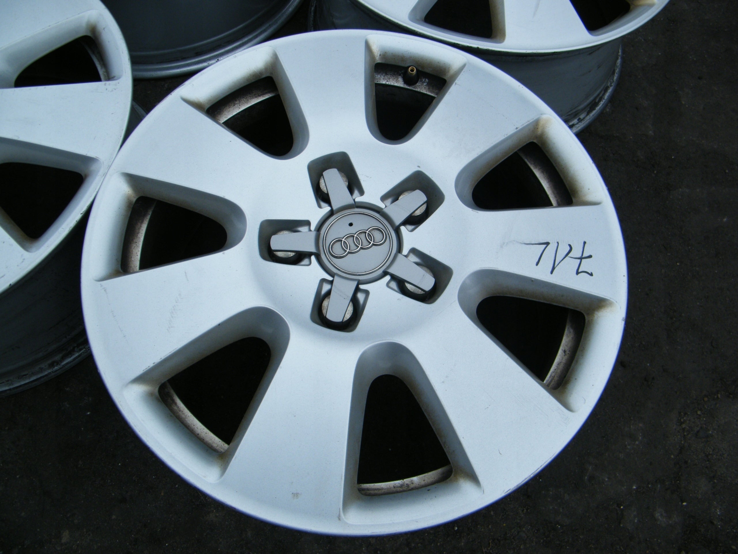 Alu Felge Audi Q7 Aluminum rim 18 Zoll 7.5J 5x130 53ET