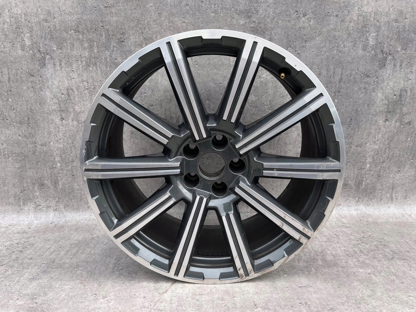  1x Alu Felge Audi Q7 Aluminum rim 20 Zoll 9.0J 5x112 28ET 4M0601025CJ product image