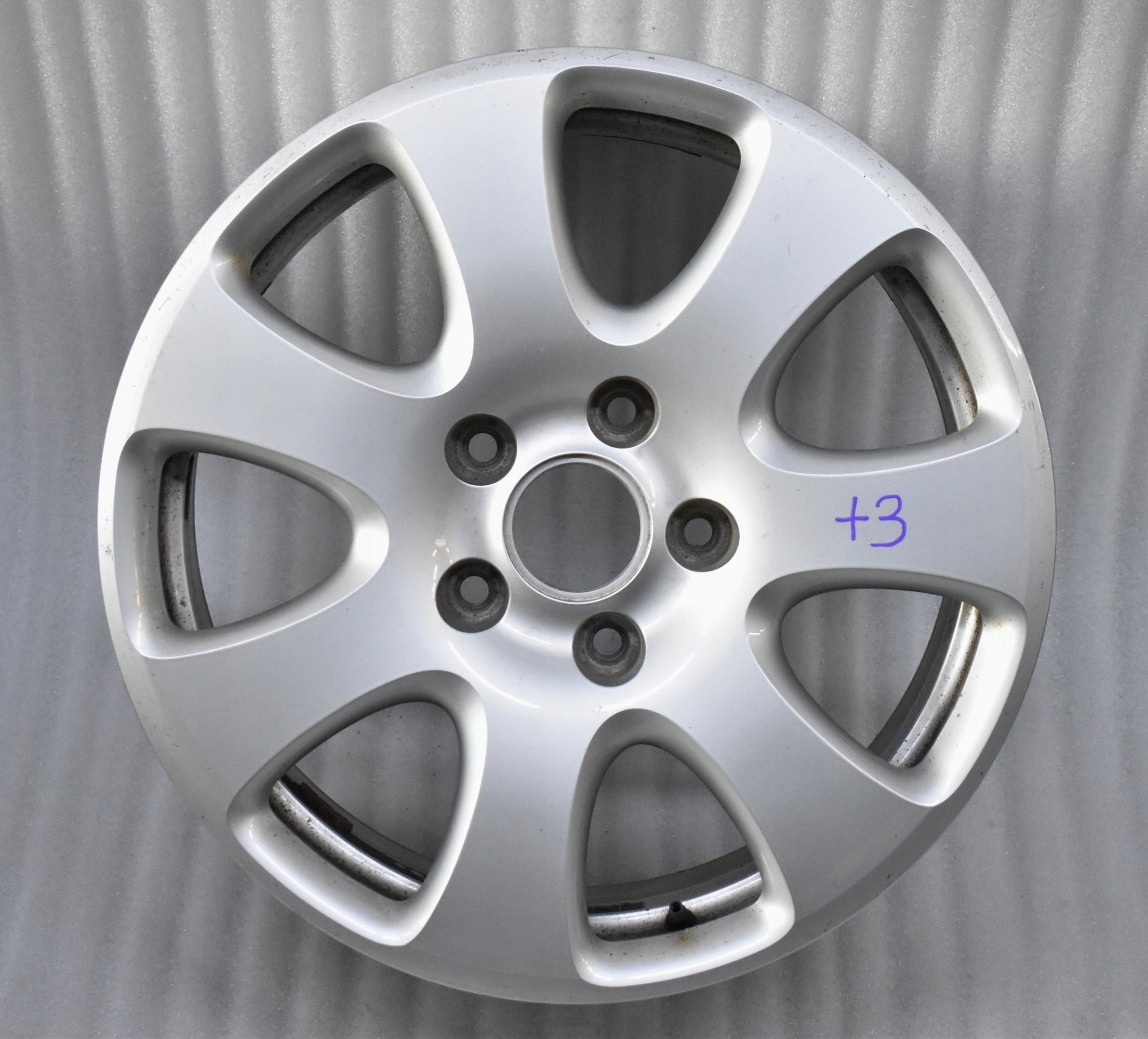 1x Alu Felge Audi Q7 Aluminum rim 18 Zoll 7.5J 5x130 53ET 4L0601025E