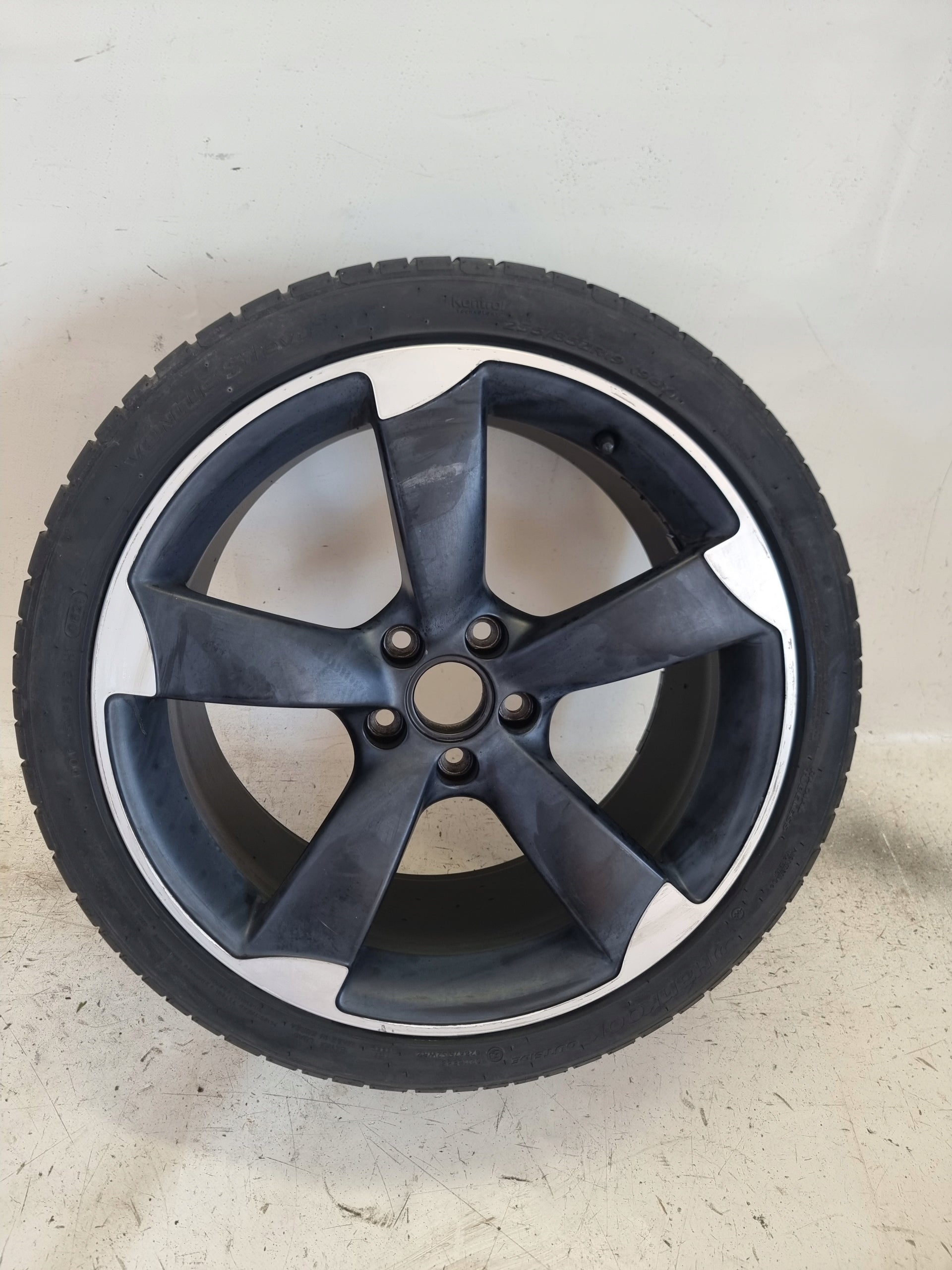 1x Alu Felge Audi S6 Aluminum rim 19 Zoll 9.0J 5x112 52ET