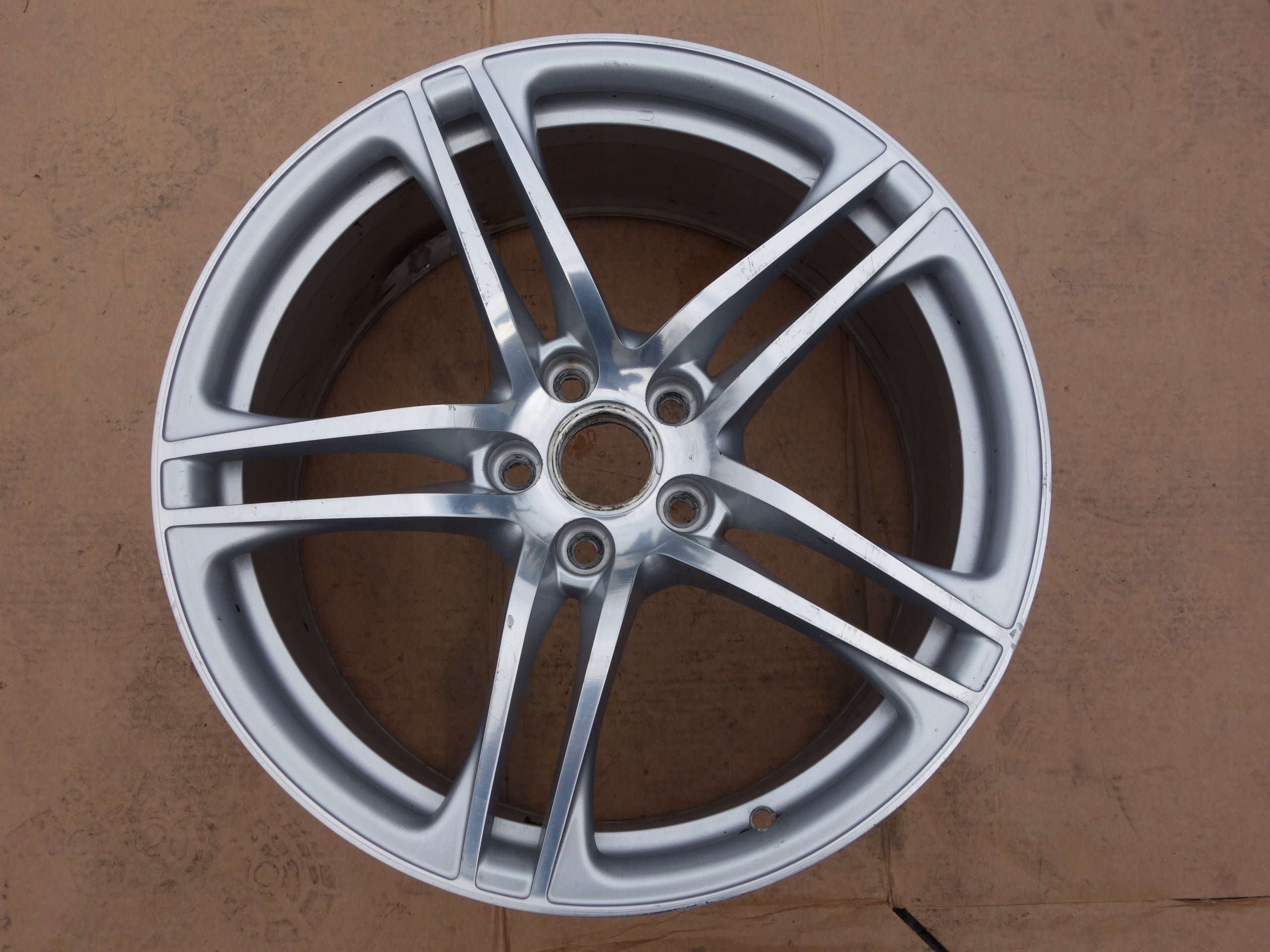 1x Alu Felge Audi R8 Aluminum rim 19 Zoll 8.5J 5x112