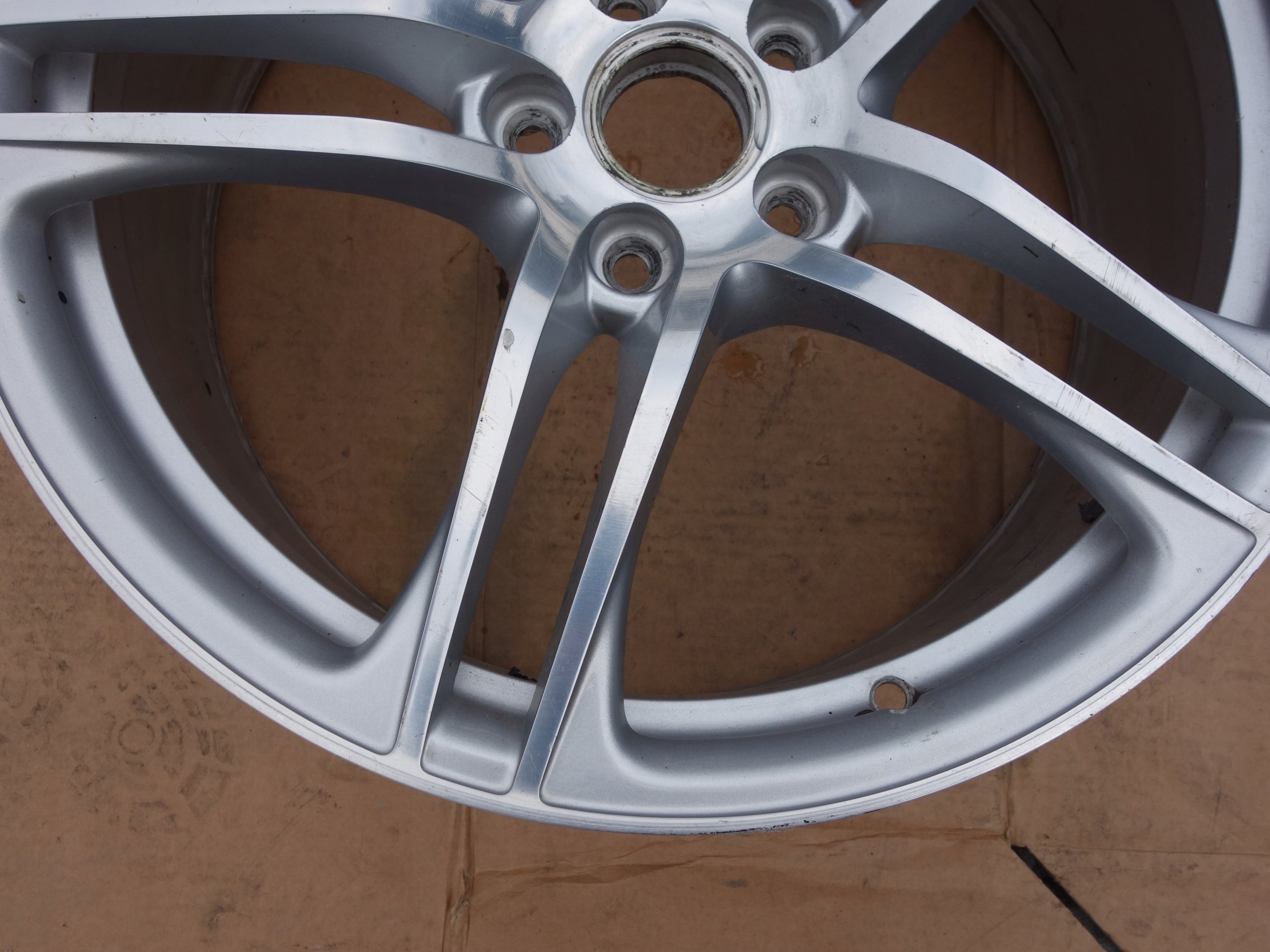 1x Alu Felge Audi R8 Aluminum rim 19 Zoll 8.5J 5x112