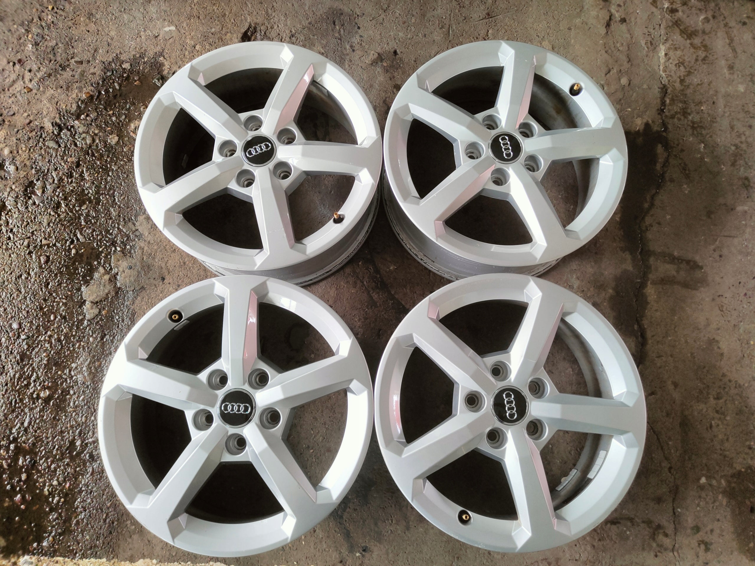 Alu Felge Audi S4 Aluminum rim 16 Zoll 6.0J 5x112 43ET 81A071496A