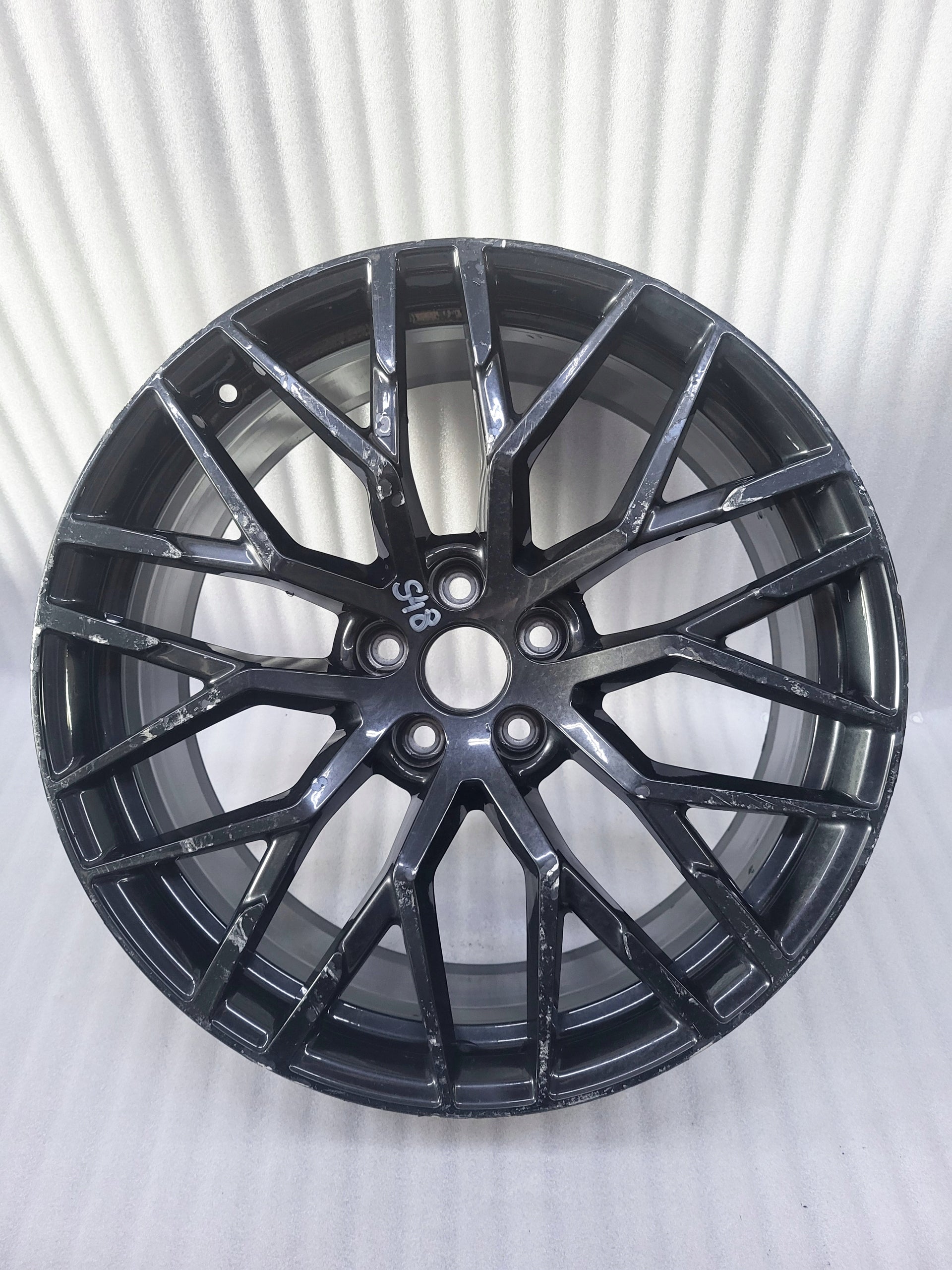 1x Alu Felge Audi R8 Aluminum rim 20 Zoll 8.5J 5x112 42ET 4S0601025AC