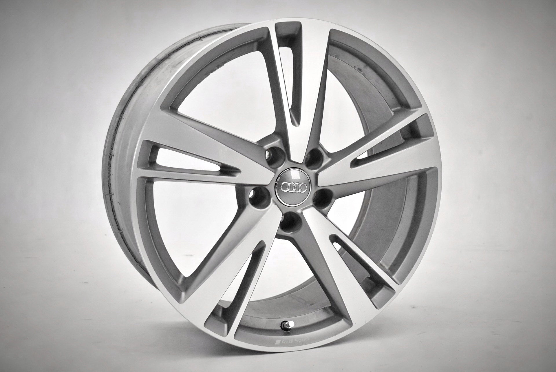 Alu Felge Audi S3 RS3 Aluminum rim 19 Zoll 8.0J 5x112 42ET 8V0601025EM