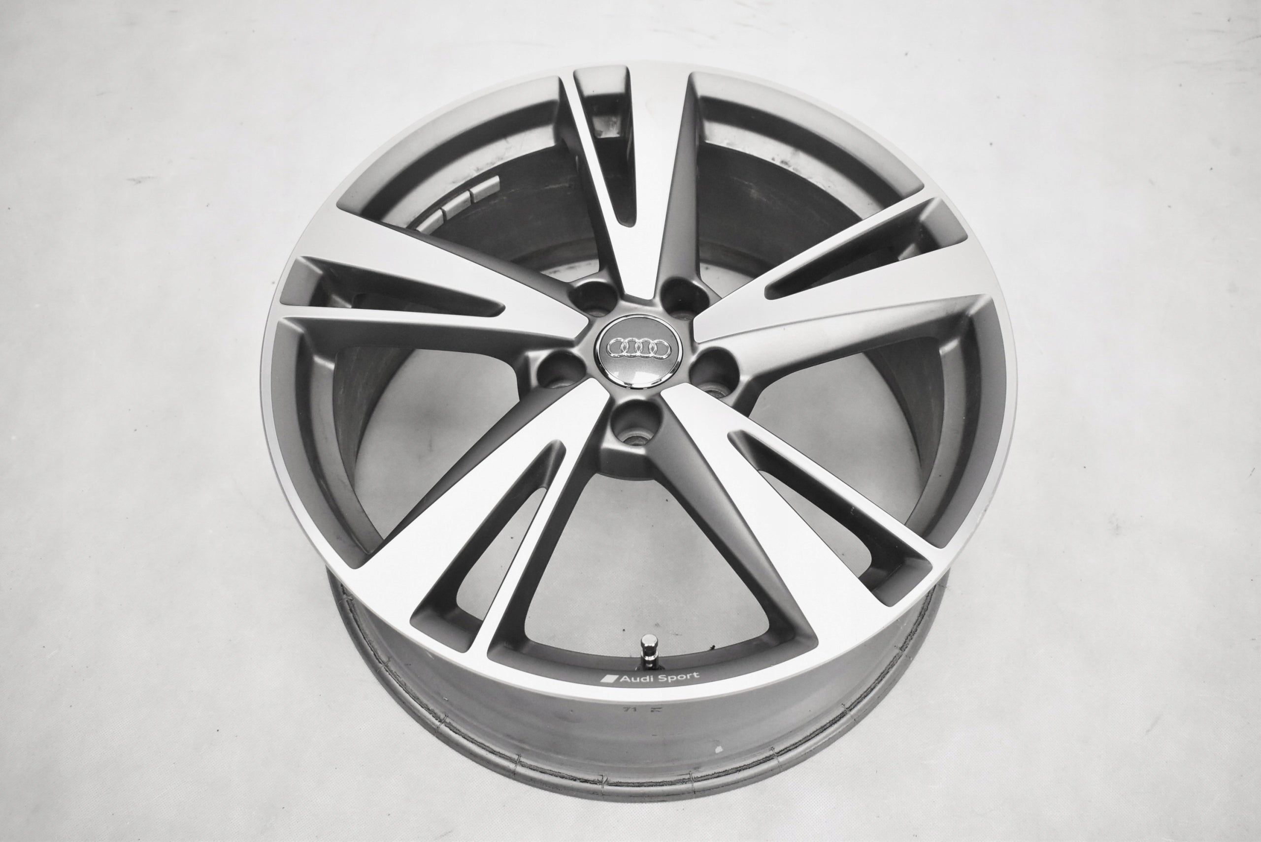 Alu Felge Audi S3 RS3 Aluminum rim 19 Zoll 8.0J 5x112 42ET 8V0601025EM