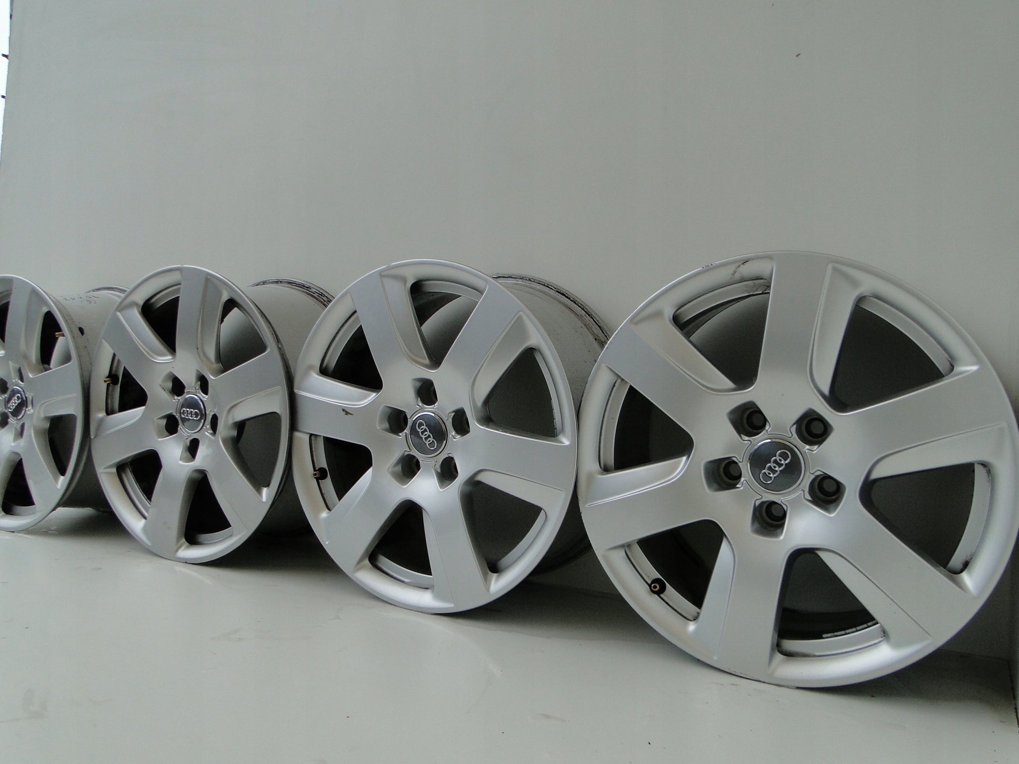 Alu Felge Audi Q8 Aluminum rim 17 Zoll 7.5J 5x112 37ET