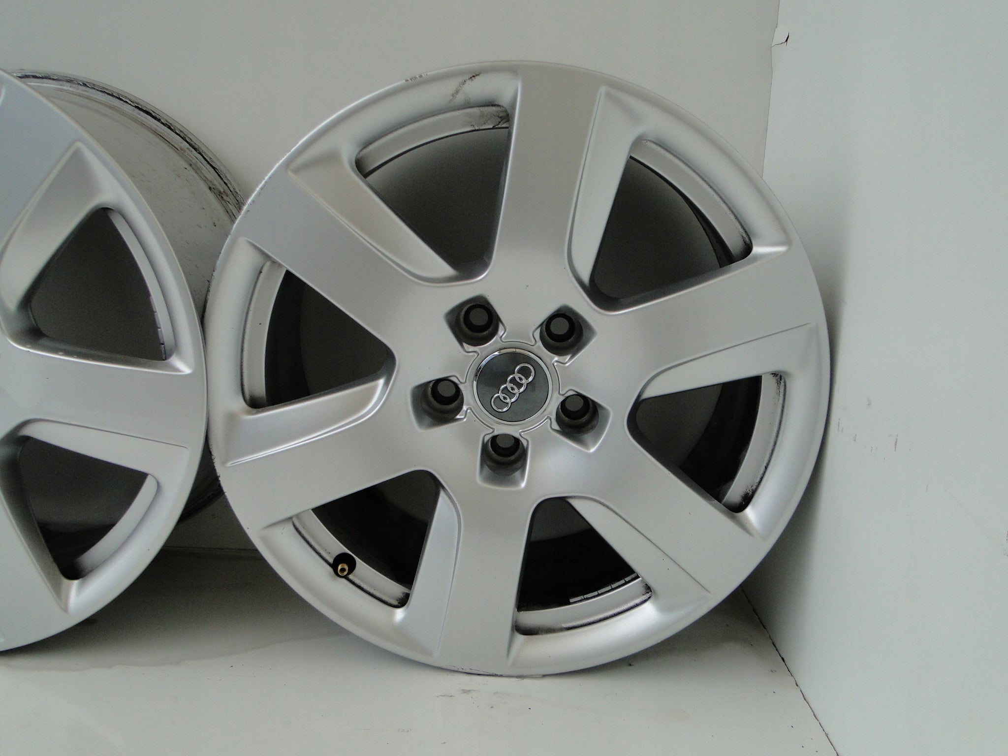 Alu Felge Audi Q8 Aluminum rim 17 Zoll 7.5J 5x112 37ET