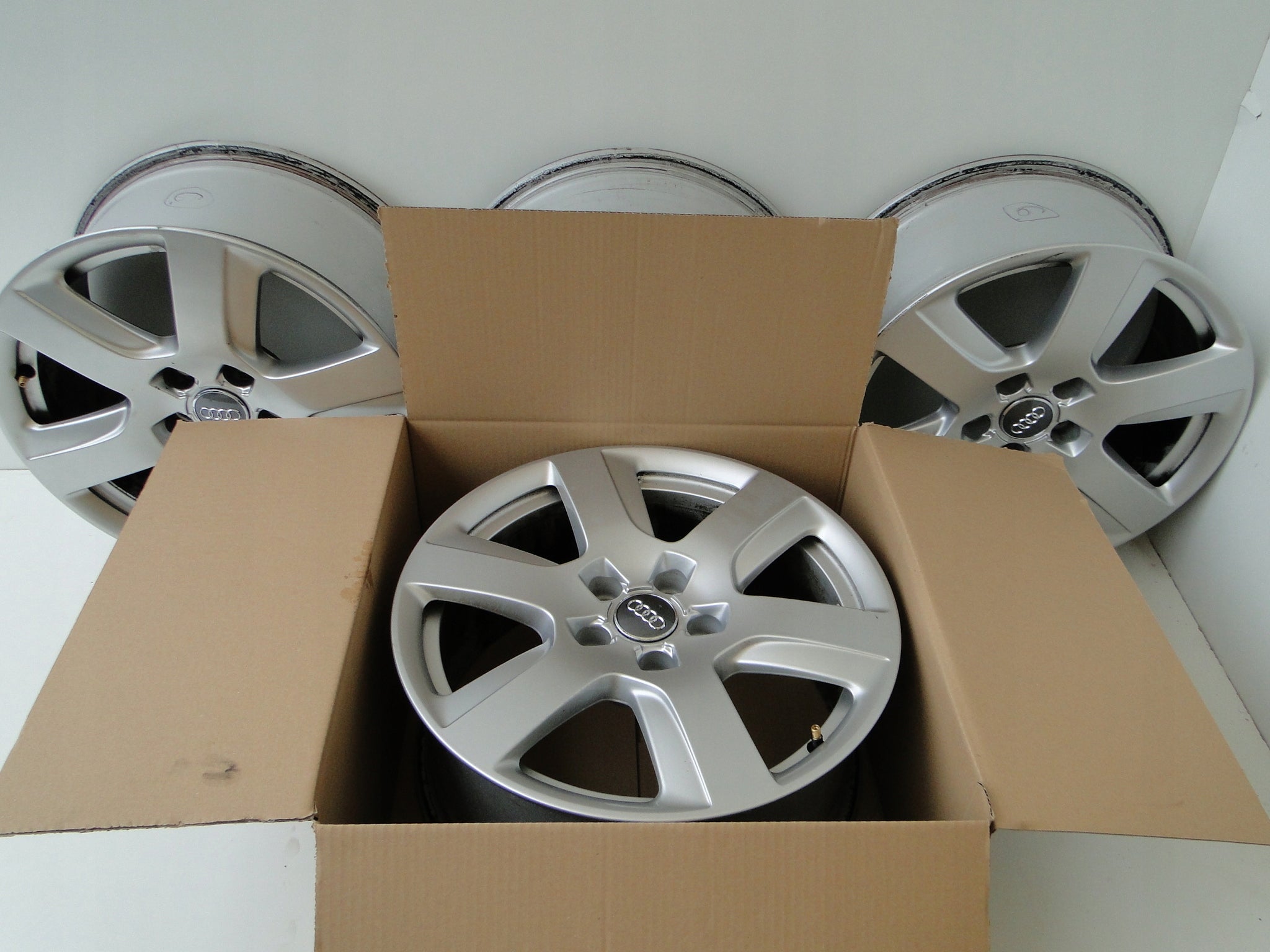 Alu Felge Audi Q8 Aluminum rim 17 Zoll 7.5J 5x112 37ET