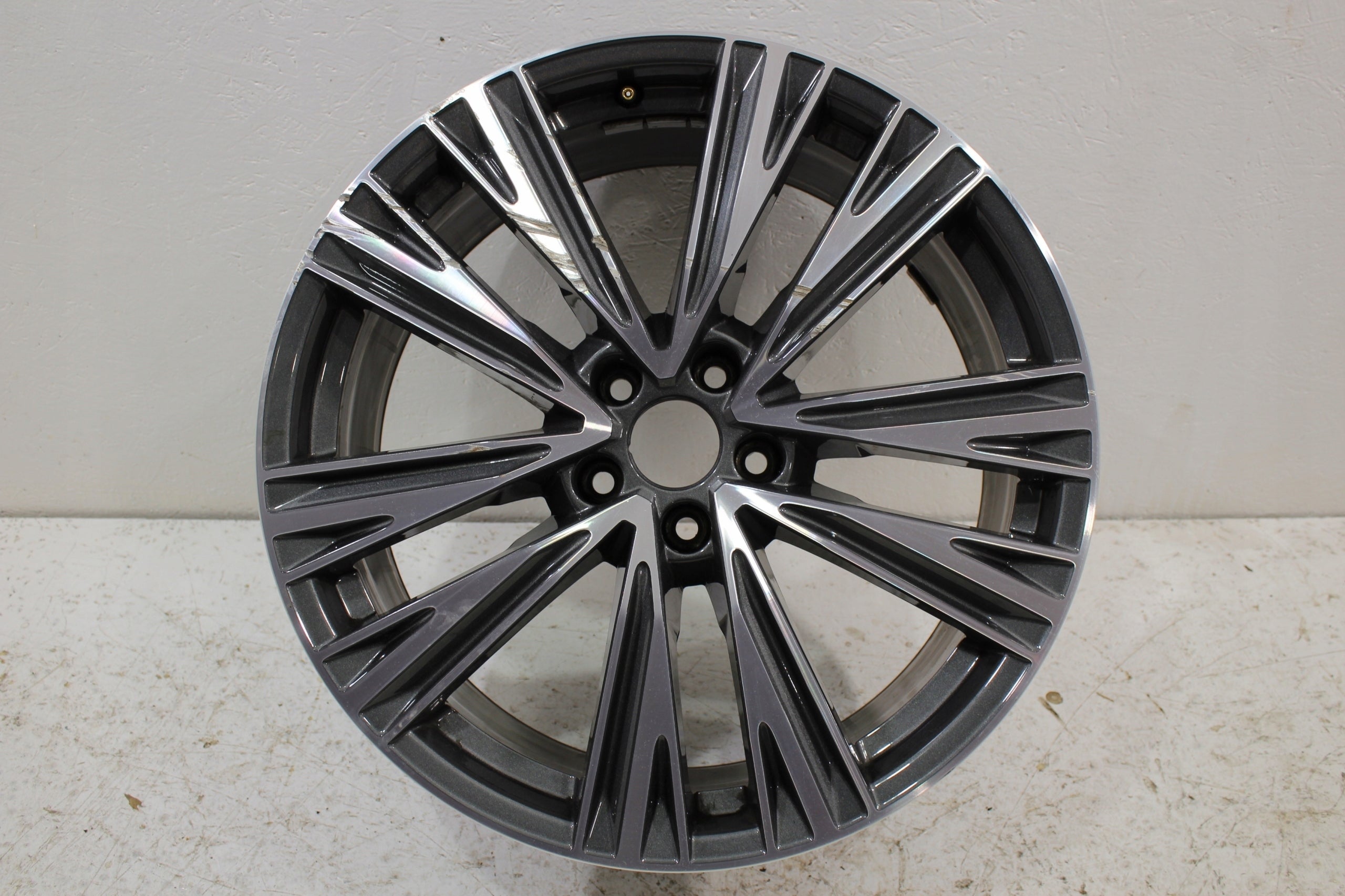 1x Alu Felge Audi A7 Aluminum rim 20 Zoll 8.5J 5x112 43ET 4K0601025J