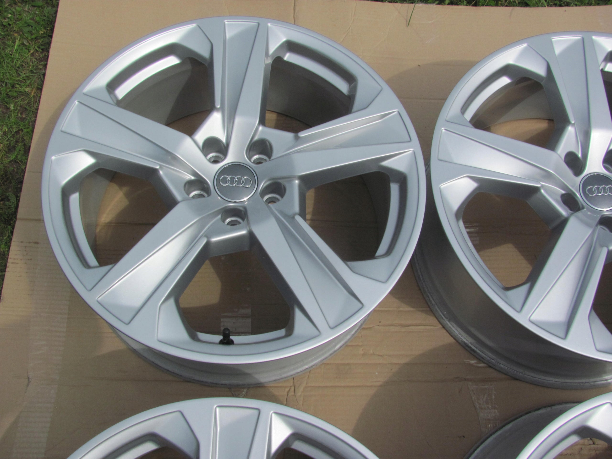 1x Alu Felge Audi Q5 Aluminum rim 19 Zoll 8.0J 5x112