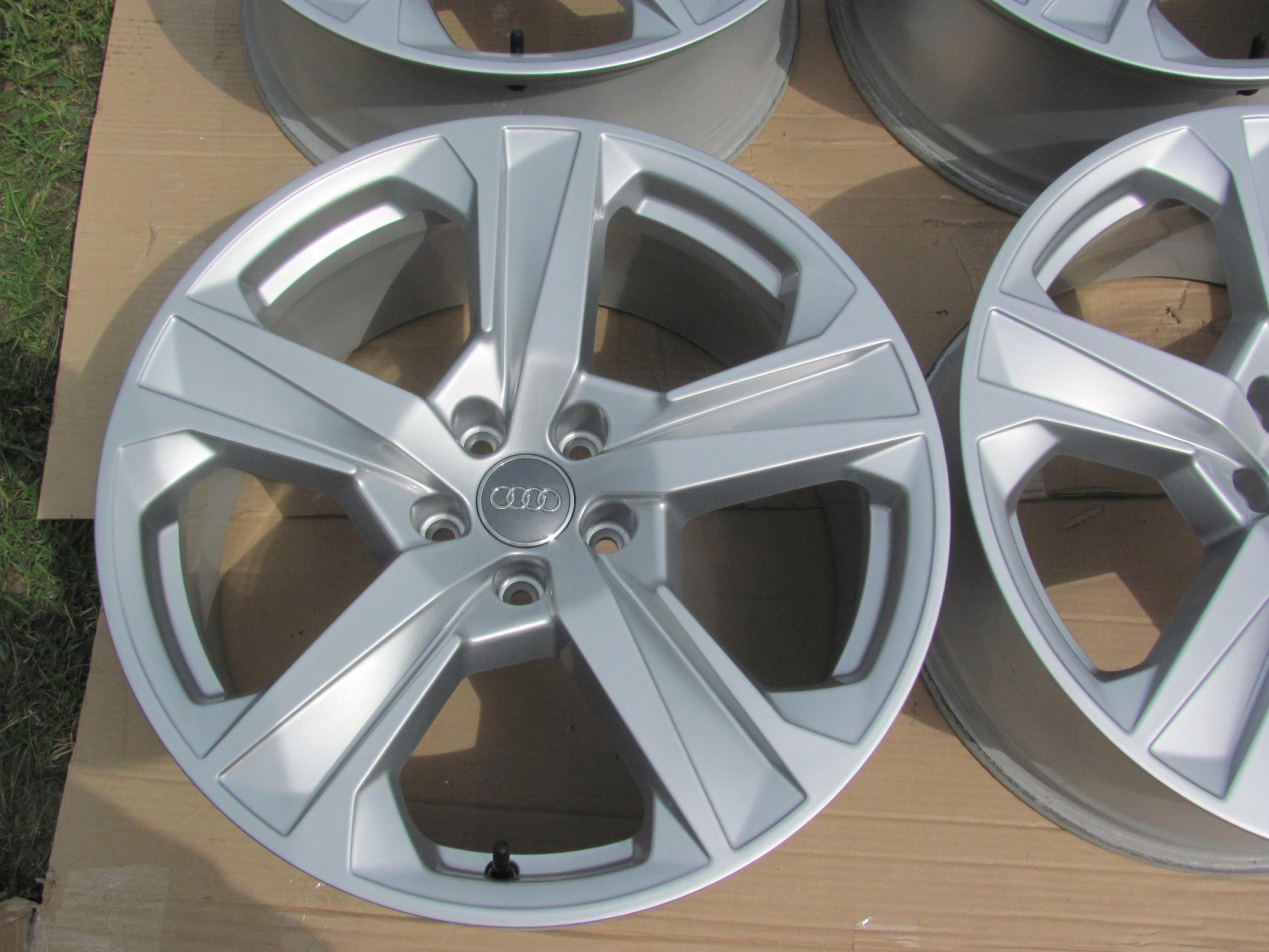 1x Alu Felge Audi Q5 Aluminum rim 19 Zoll 8.0J 5x112