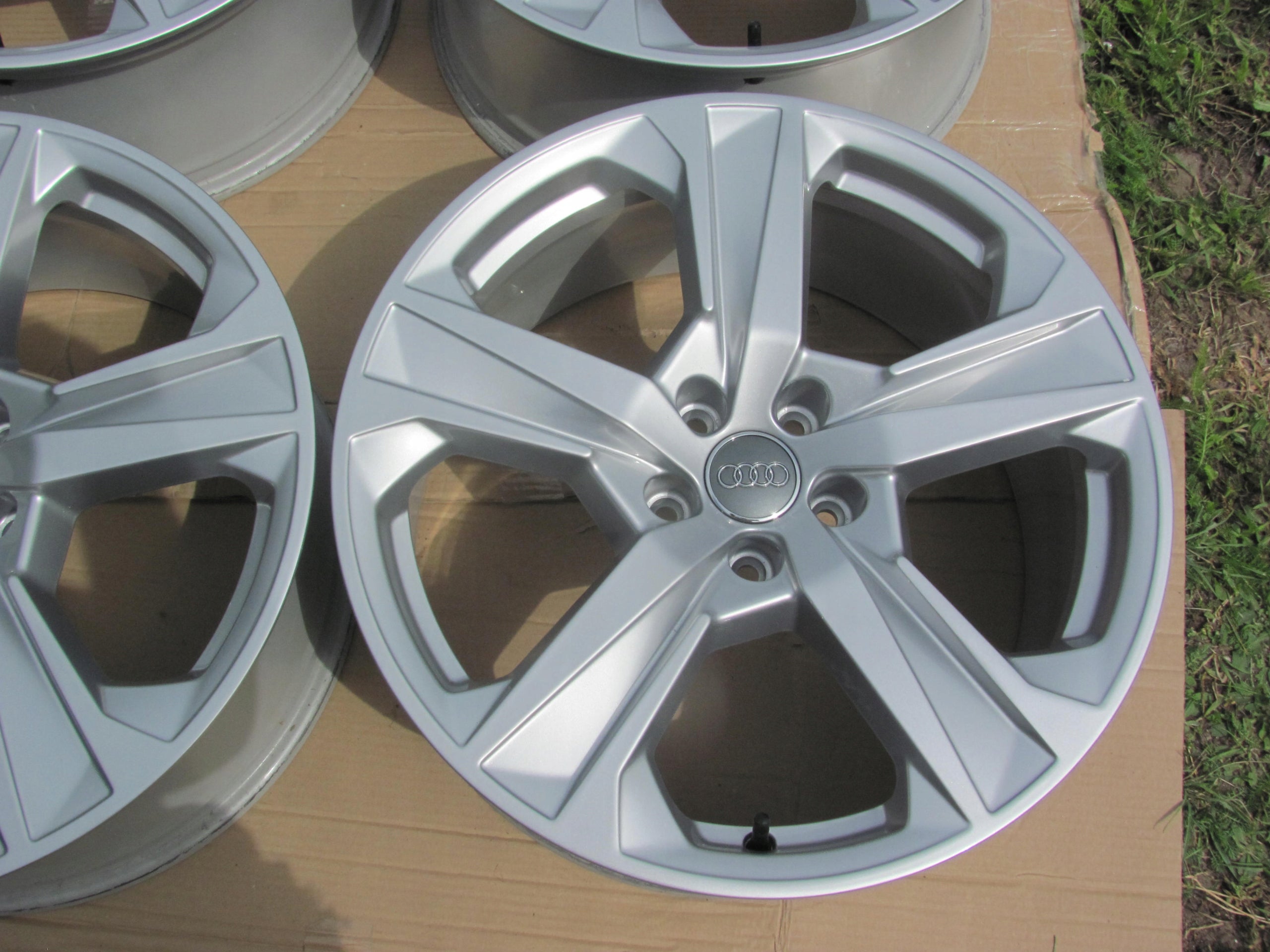 1x Alu Felge Audi Q5 Aluminum rim 19 Zoll 8.0J 5x112